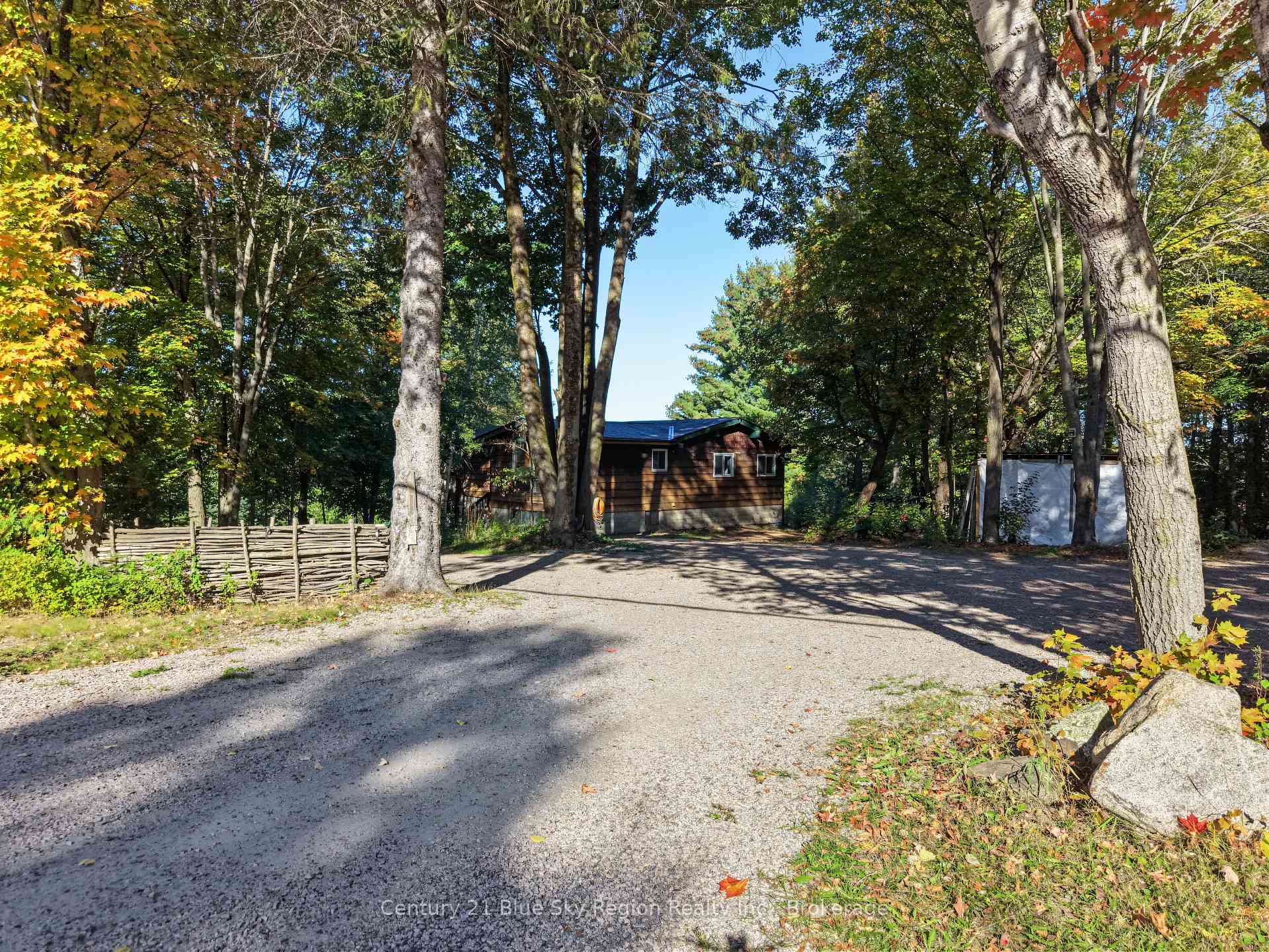 Photo 4 of 994 Chiswick Line, Powassan — HOMEH