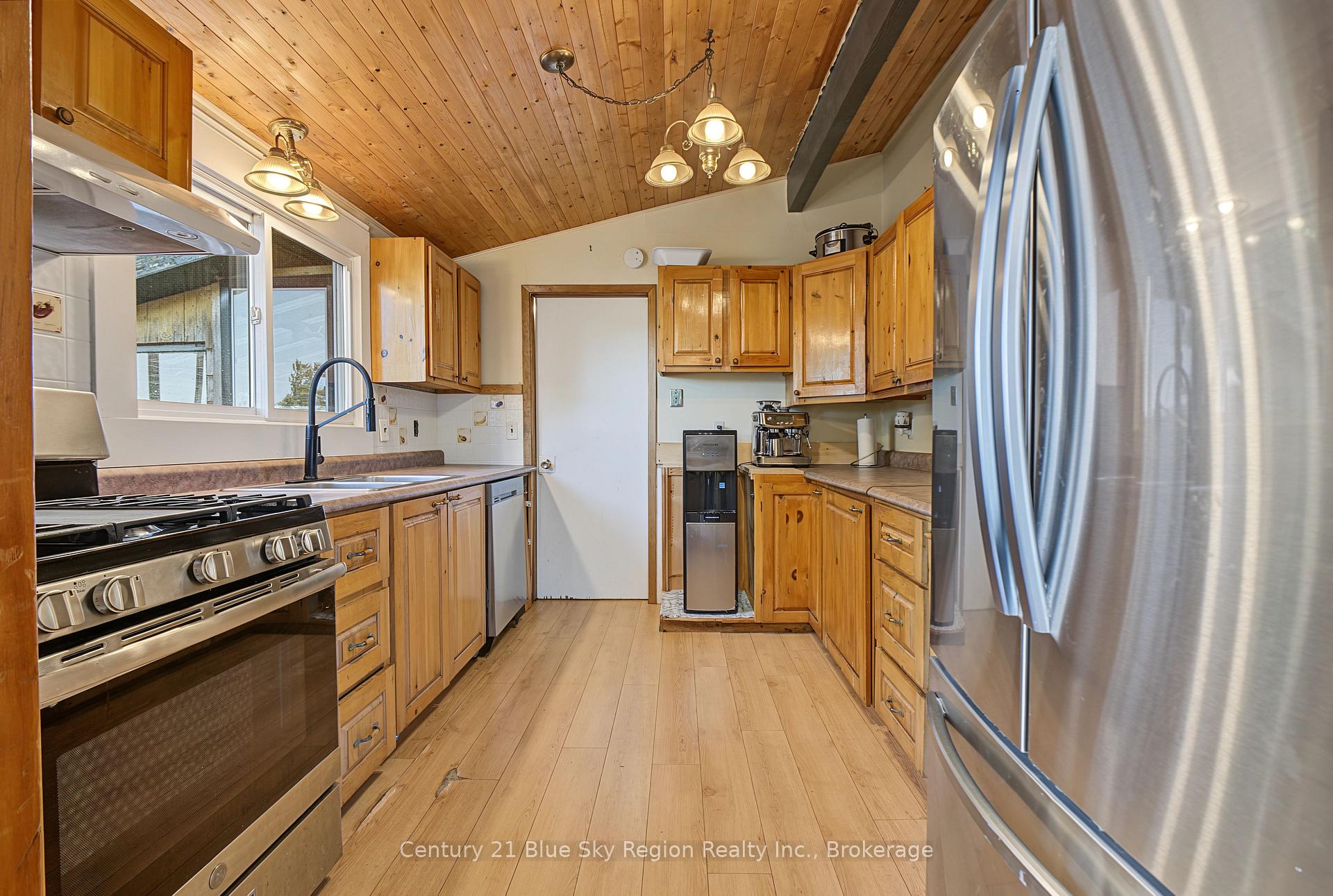 Photo 15 of 994 Chiswick Line, Powassan — HOMEH