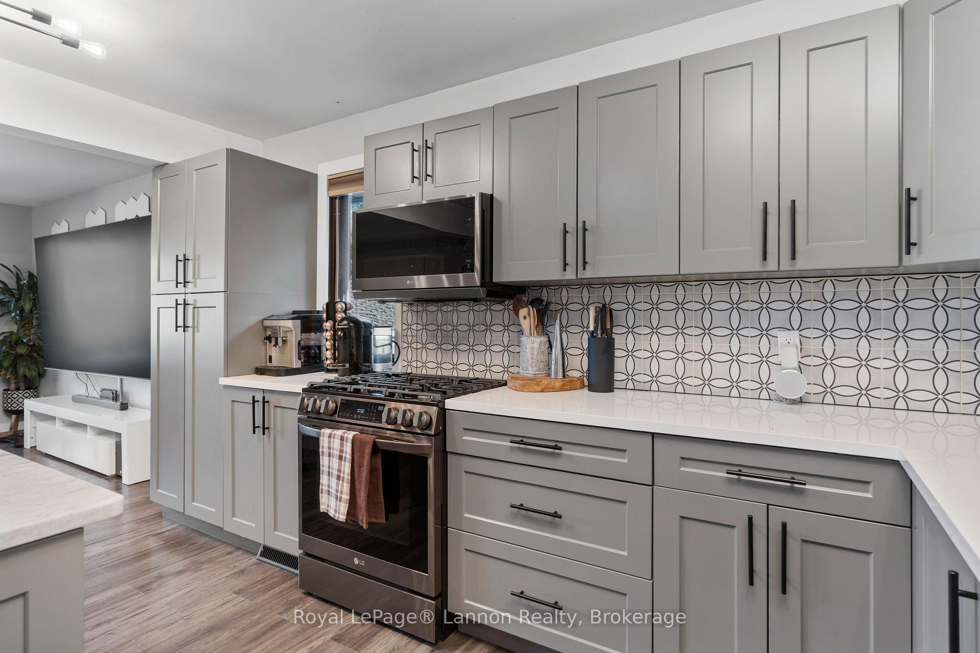 Photo 16 of 1526 Mountain Road, Thunder Bay, Mountain Road — HOMEH