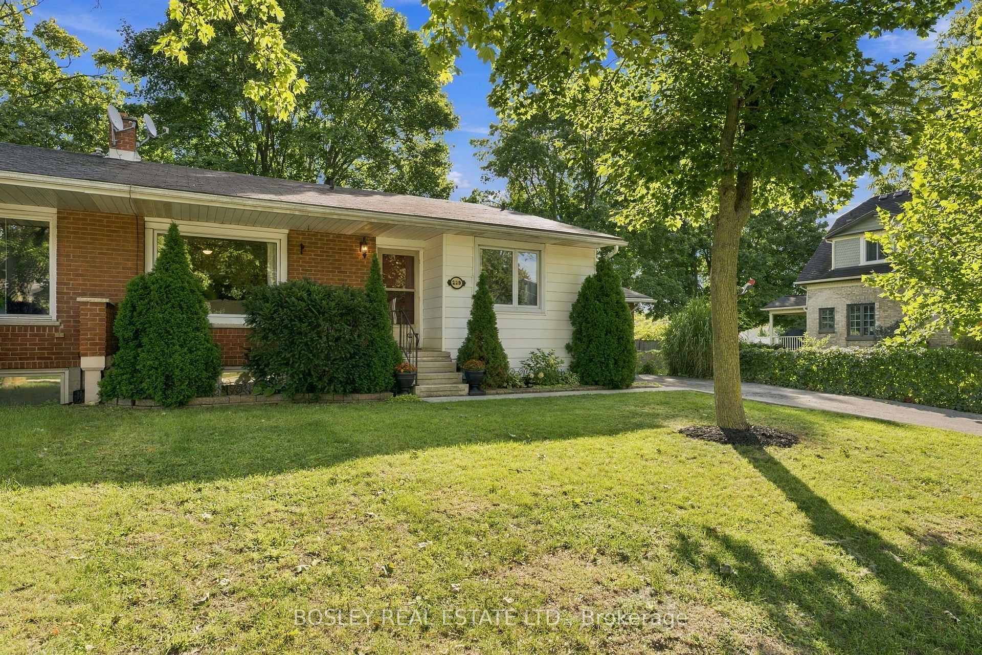 Photo 4 of 229 Drury Lane, Strathroy-Caradoc, NW — HOMEH