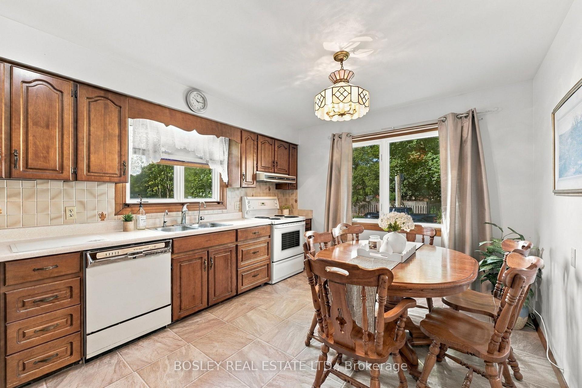Photo 8 of 229 Drury Lane, Strathroy-Caradoc, NW — HOMEH