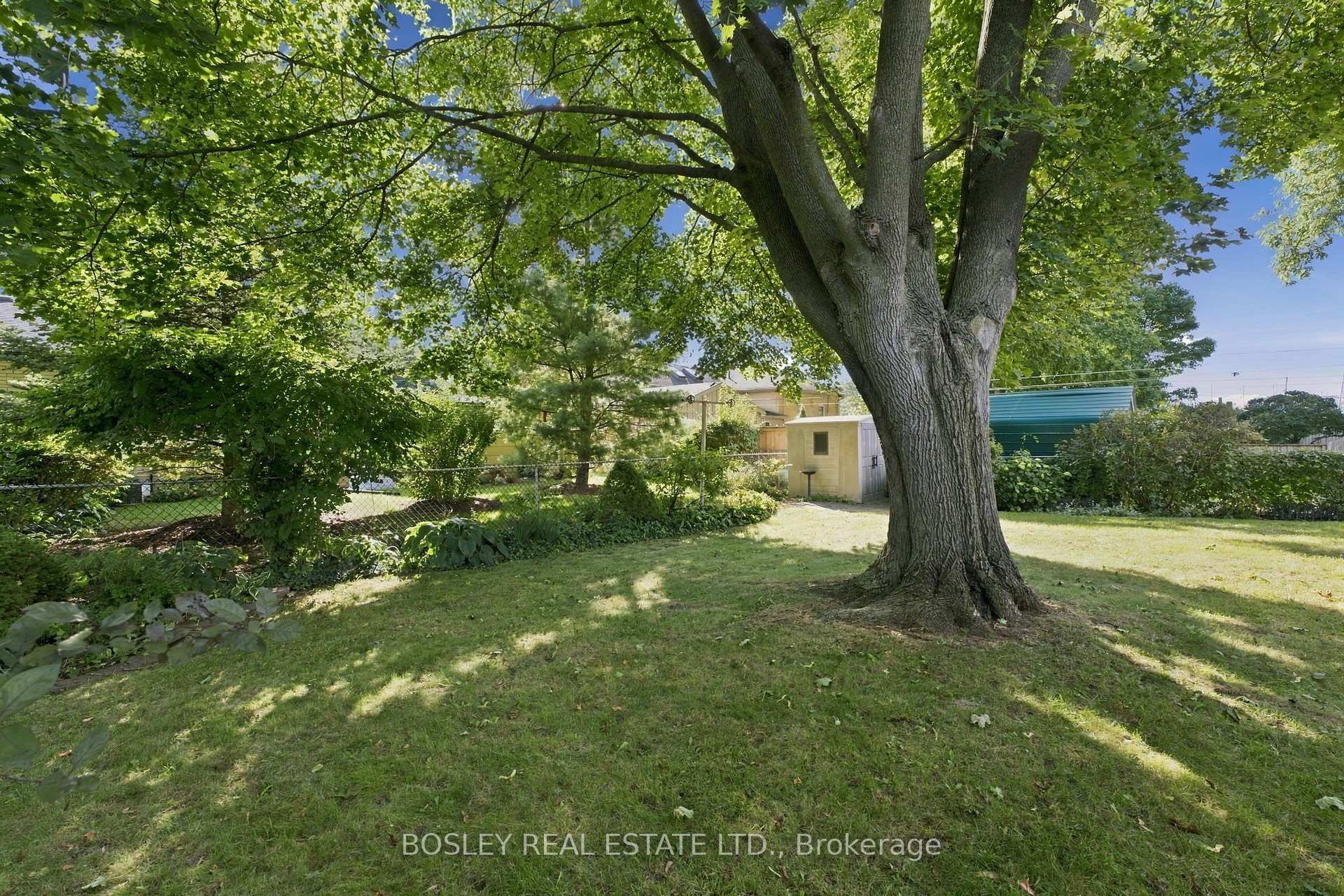 Photo 37 of 229 Drury Lane, Strathroy-Caradoc, NW — HOMEH