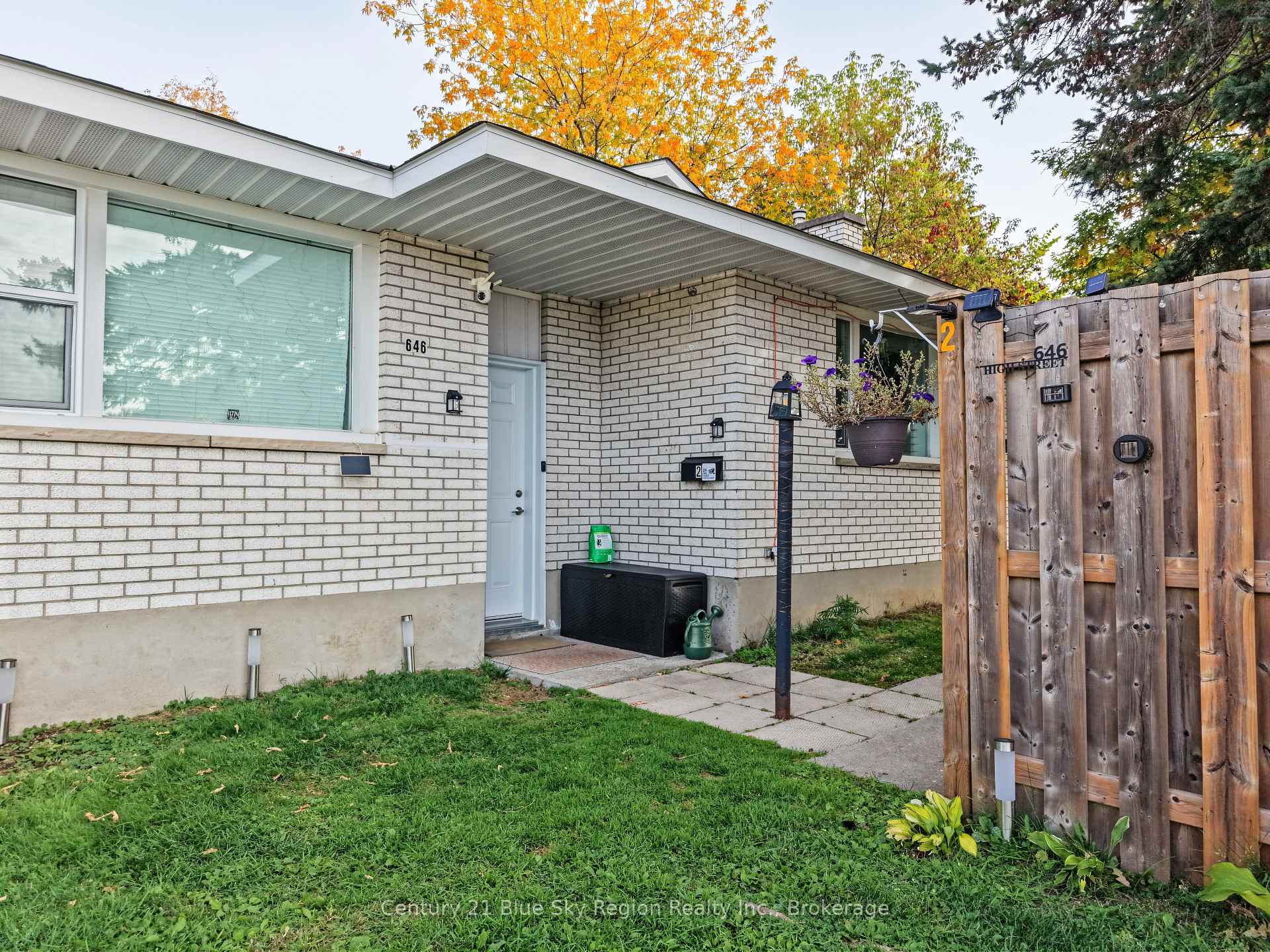 Photo 21 of 646 High Street, North Bay, Central — HOMEH