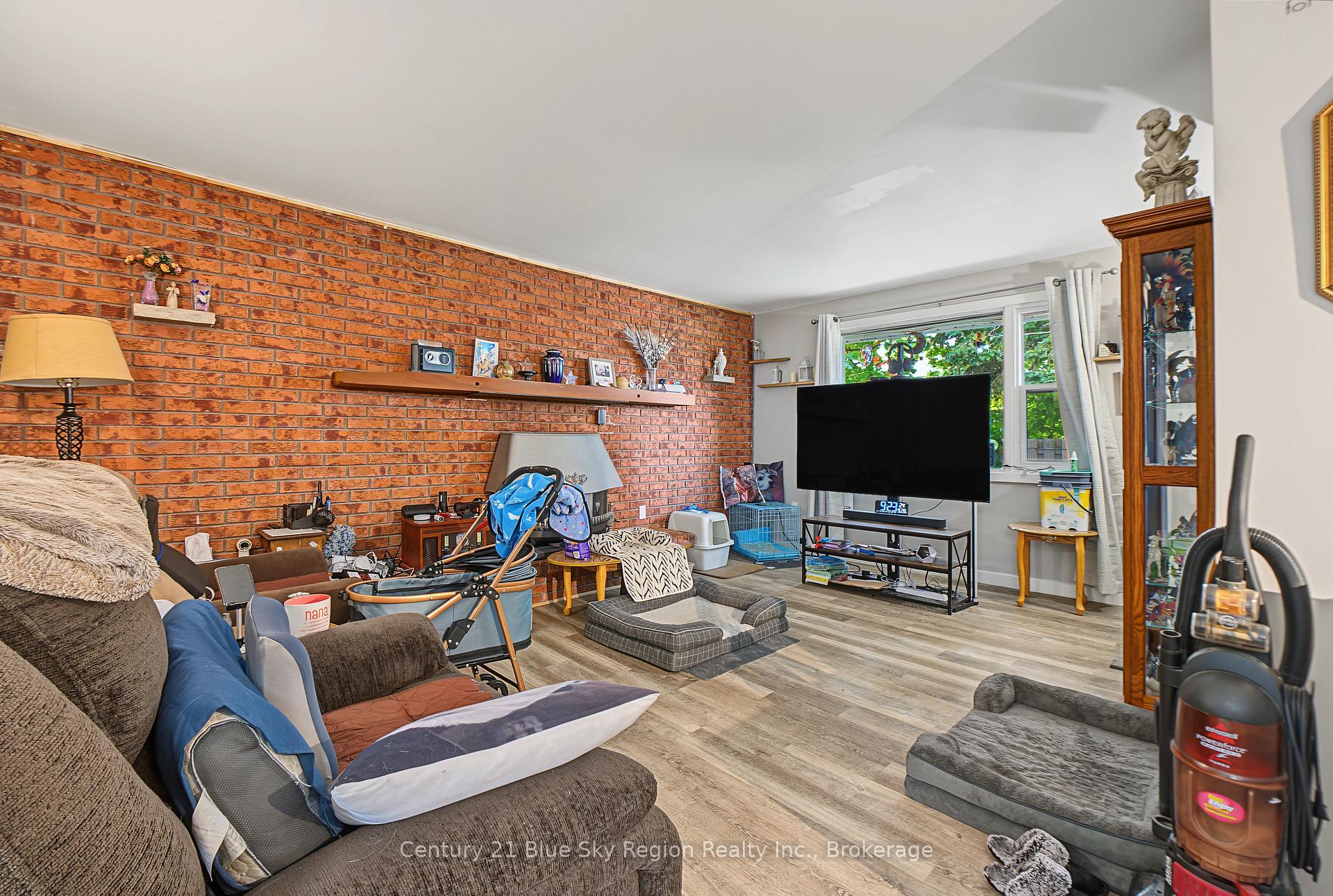 Photo 23 of 646 High Street, North Bay, Central — HOMEH