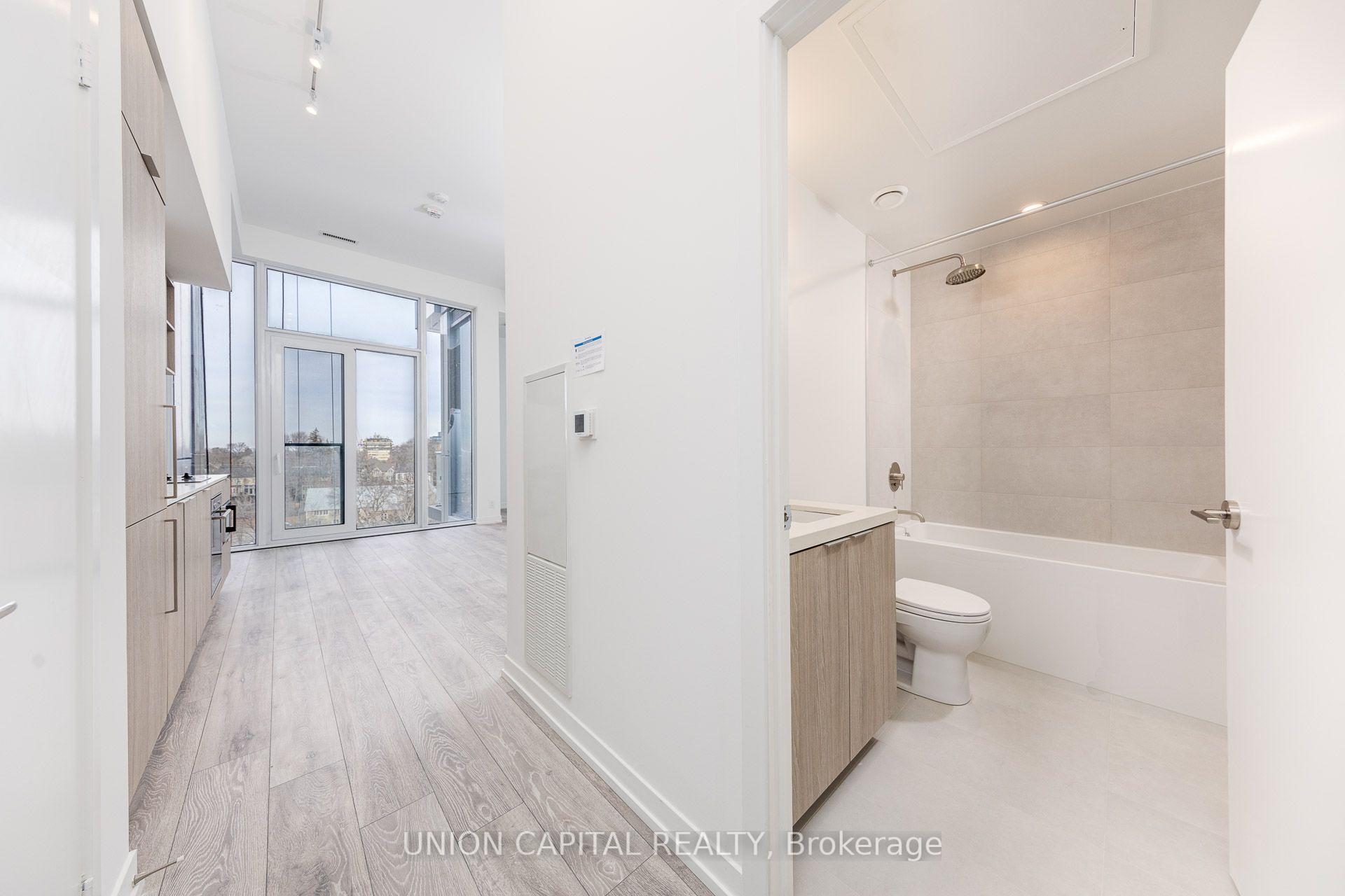 Photo 3 of Unit 1007, 2020 Bathurst Street, Toronto, Humewood-Cedarvale — HOMEH