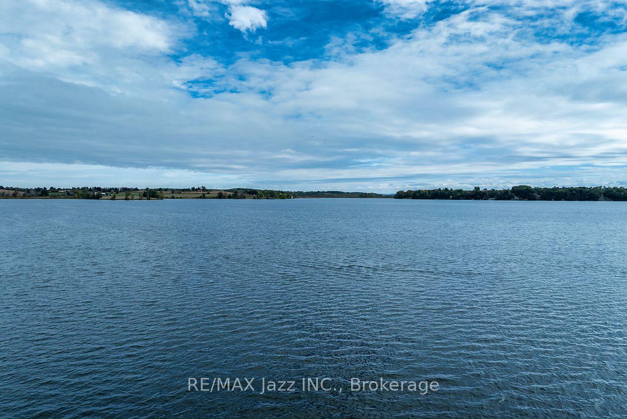 Photo 10 of 923 Silver Leaf Drive, Otonabee-South Monaghan — HOMEH
