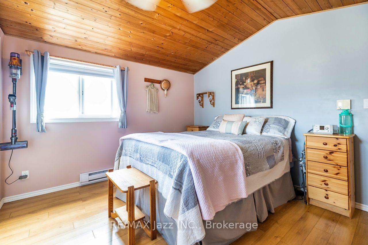 Photo 15 of 923 Silver Leaf Drive, Otonabee-South Monaghan — HOMEH