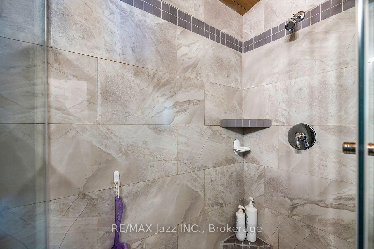 Photo 17 of 923 Silver Leaf Drive, Otonabee-South Monaghan — HOMEH