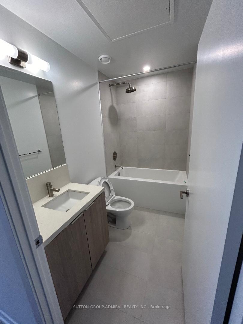 Photo 4 of Unit 917, 2020 Bathurst Street, Toronto, The Annex — HOMEH