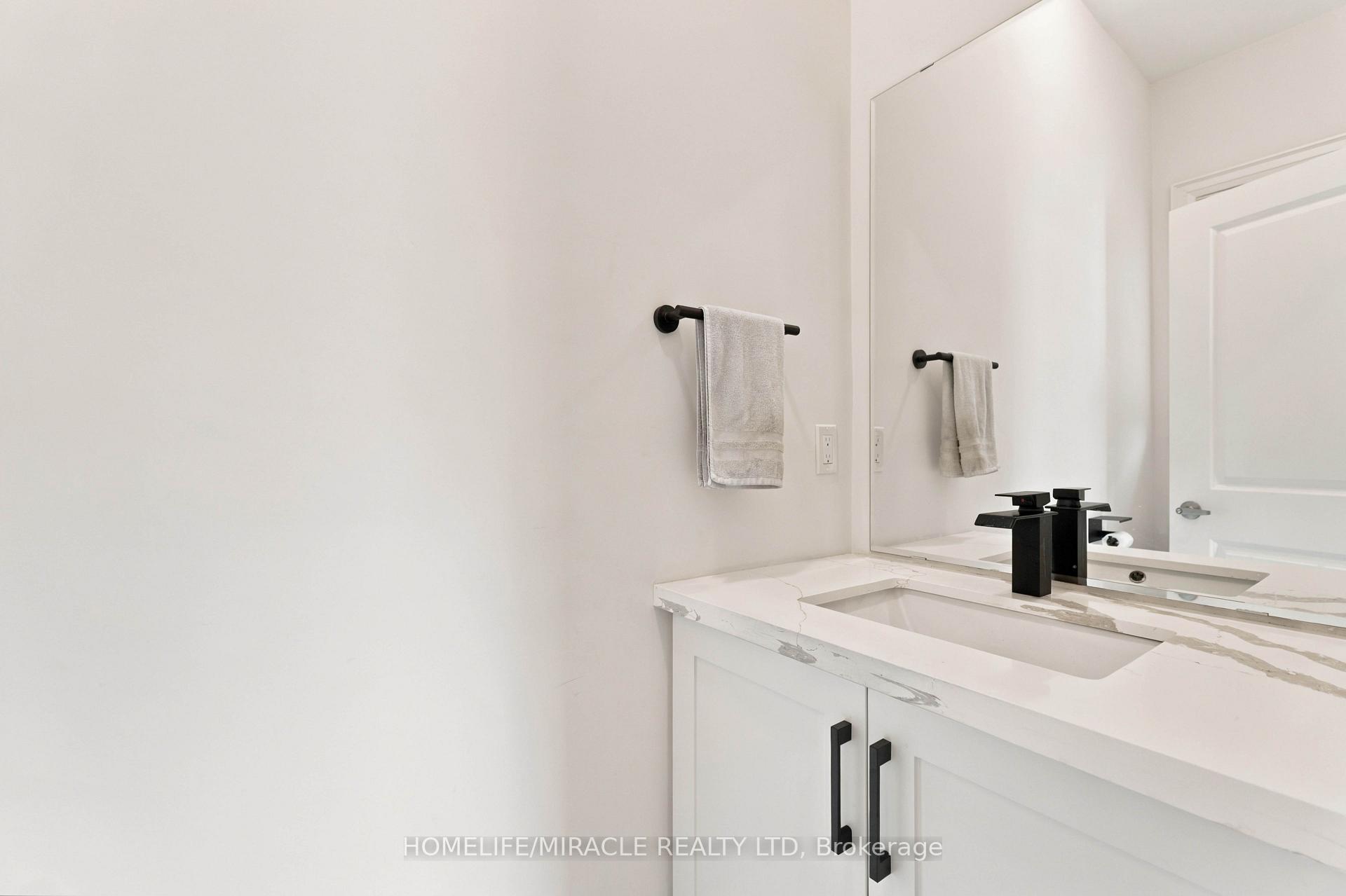Photo 5 of 19 Kenesky Drive, Hamilton, Waterdown — HOMEH