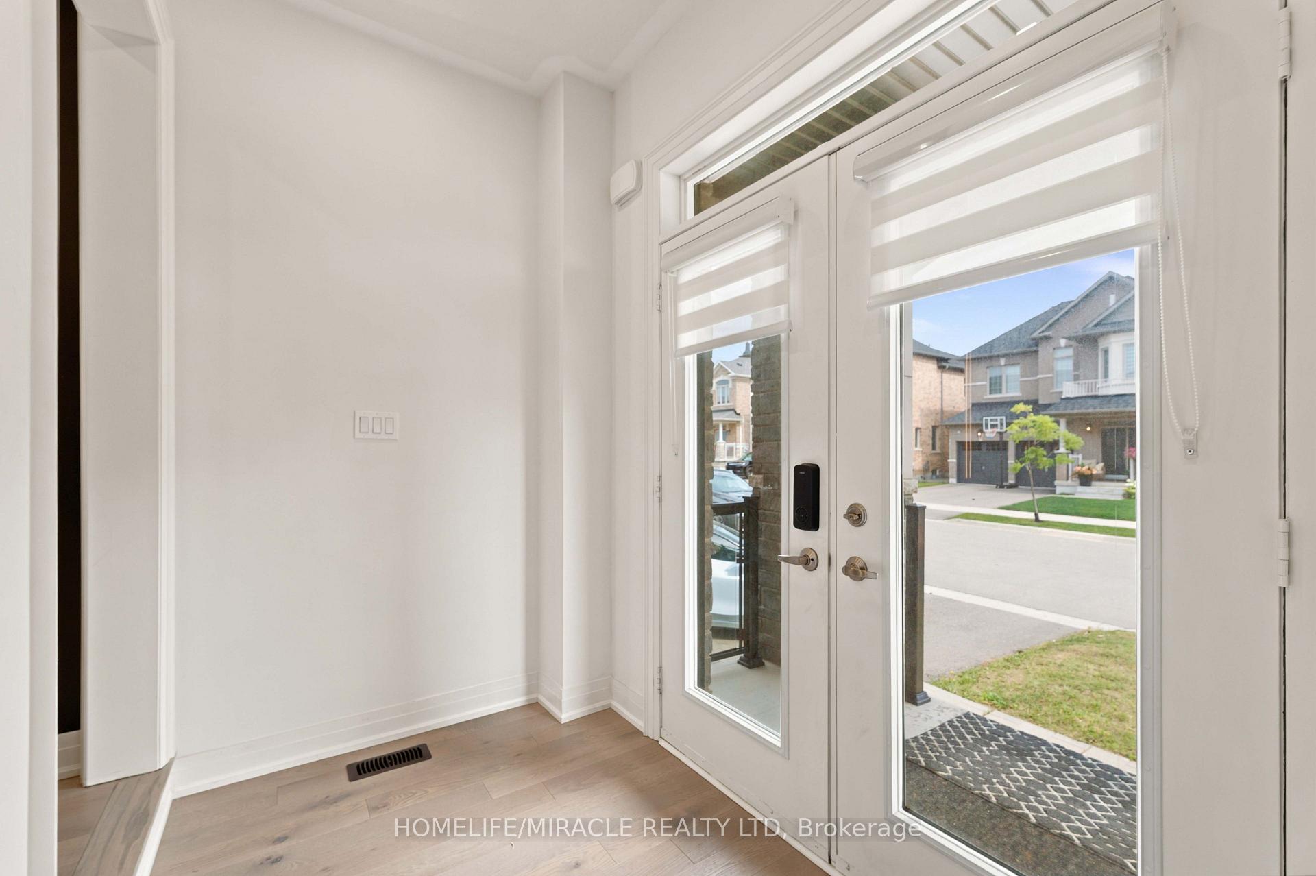 Photo 6 of 19 Kenesky Drive, Hamilton, Waterdown — HOMEH