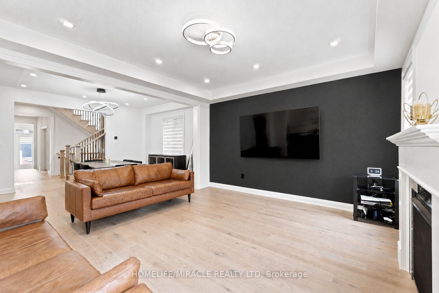 Photo 16 of 19 Kenesky Drive, Hamilton, Waterdown — HOMEH