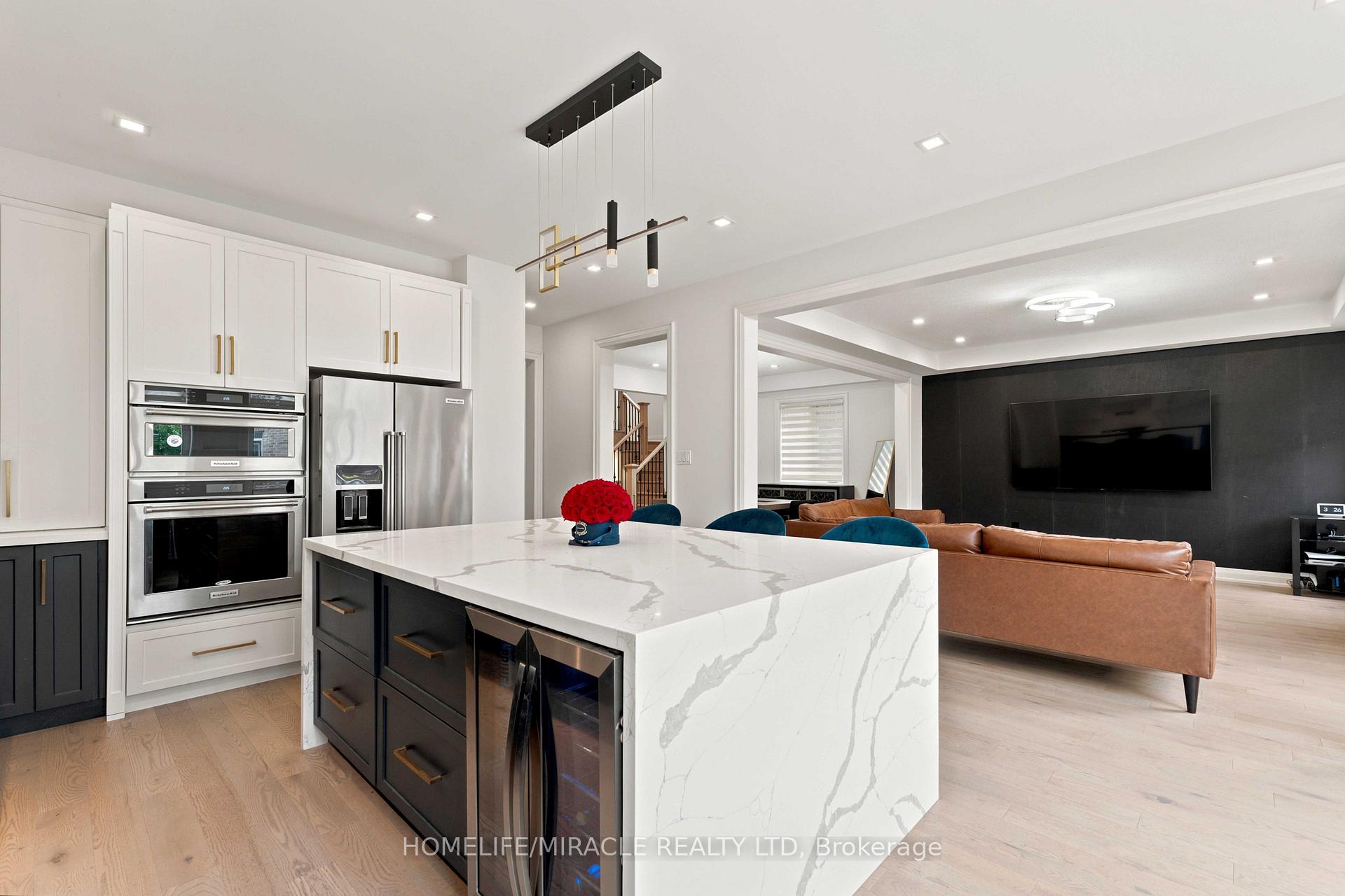 Photo 21 of 19 Kenesky Drive, Hamilton, Waterdown — HOMEH