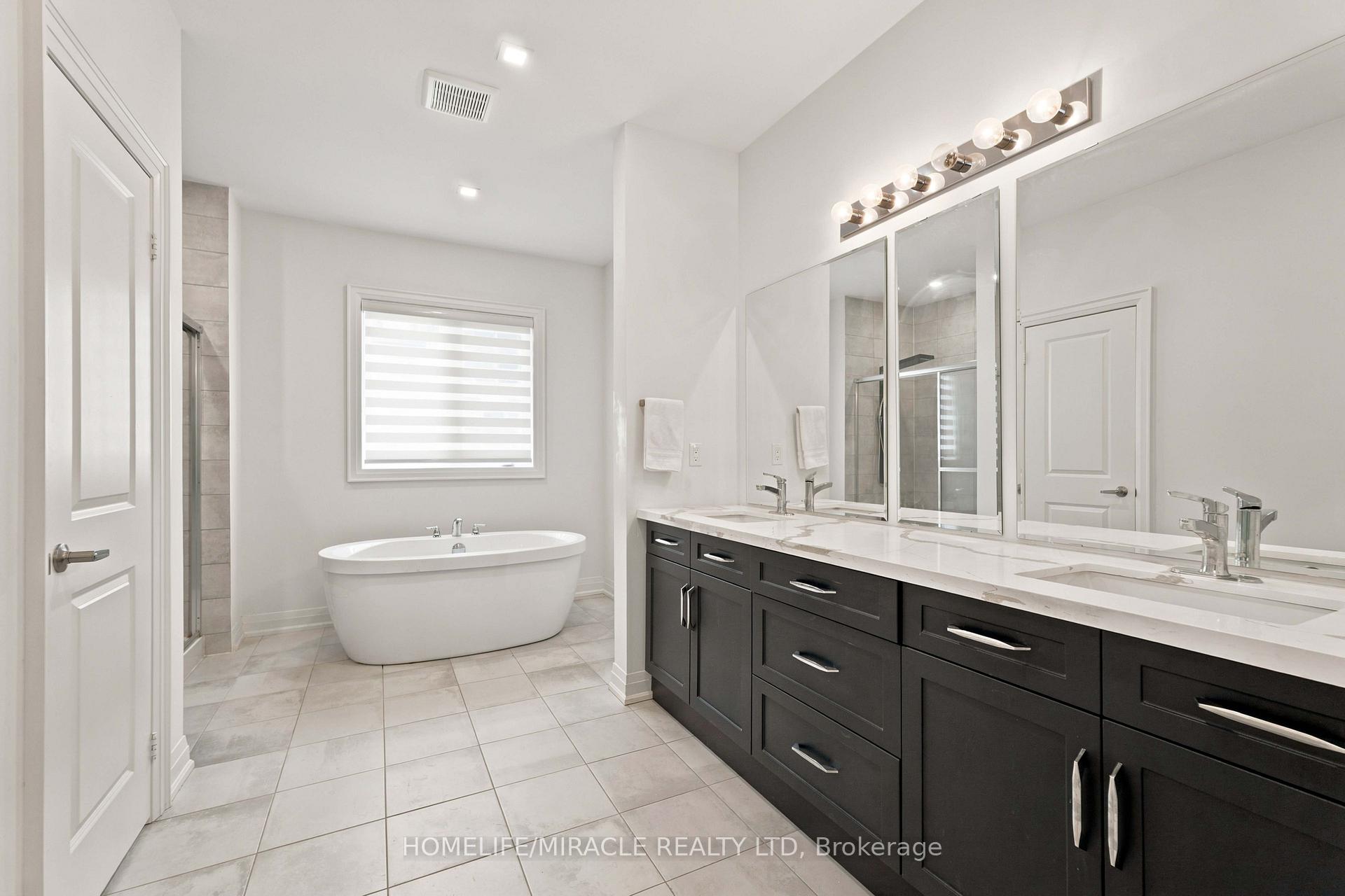Photo 29 of 19 Kenesky Drive, Hamilton, Waterdown — HOMEH