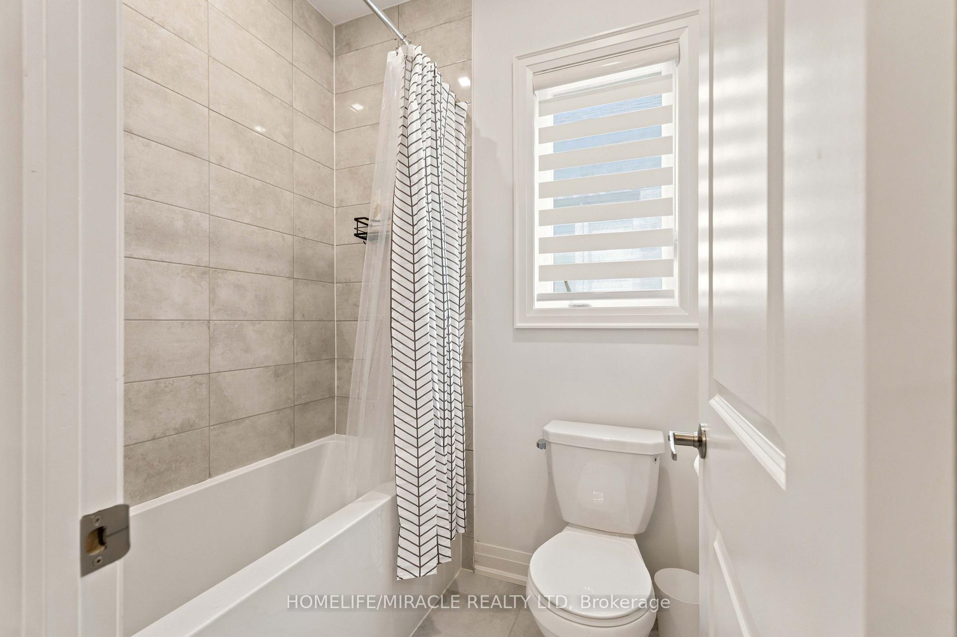 Photo 38 of 19 Kenesky Drive, Hamilton, Waterdown — HOMEH