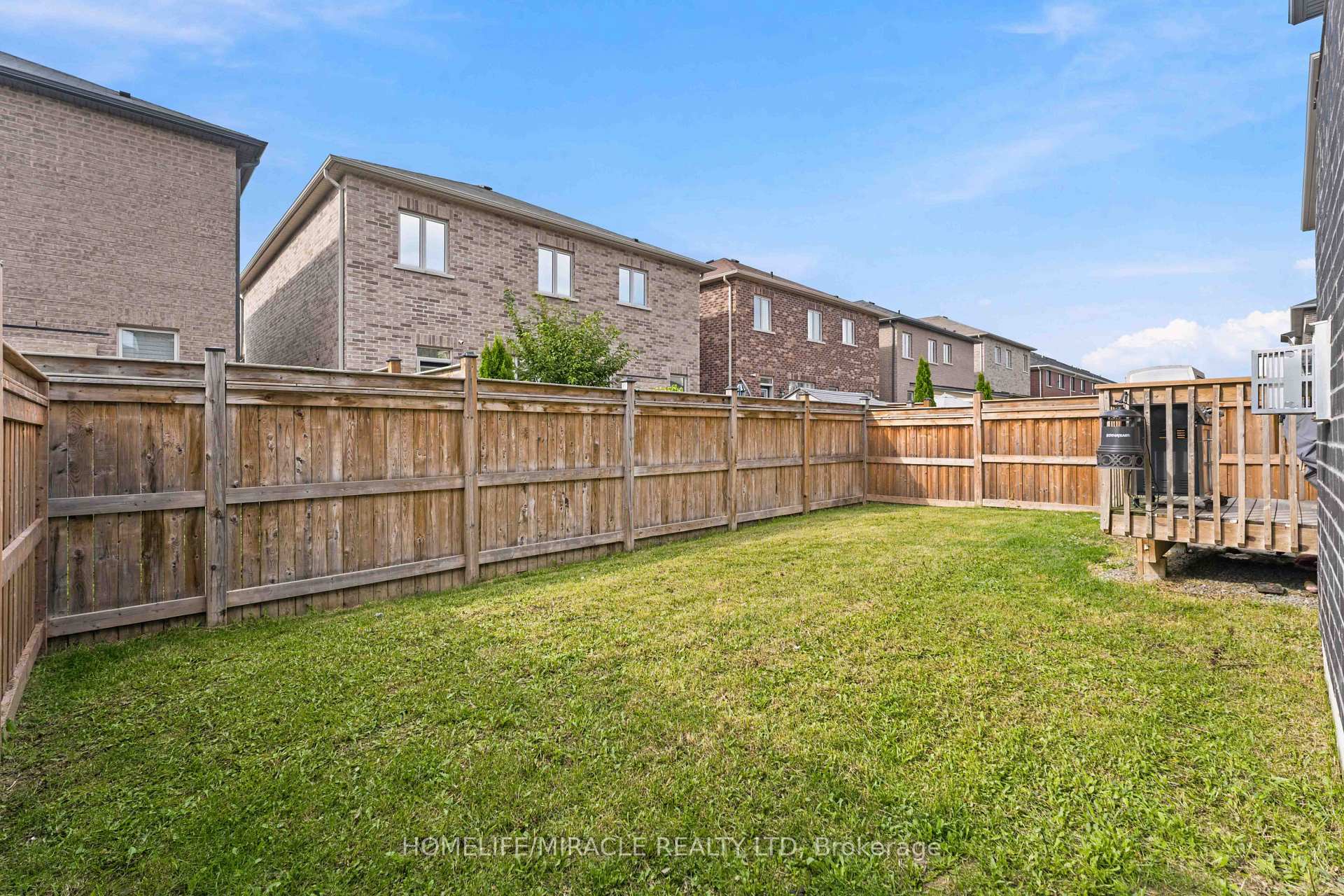 Photo 46 of 19 Kenesky Drive, Hamilton, Waterdown — HOMEH