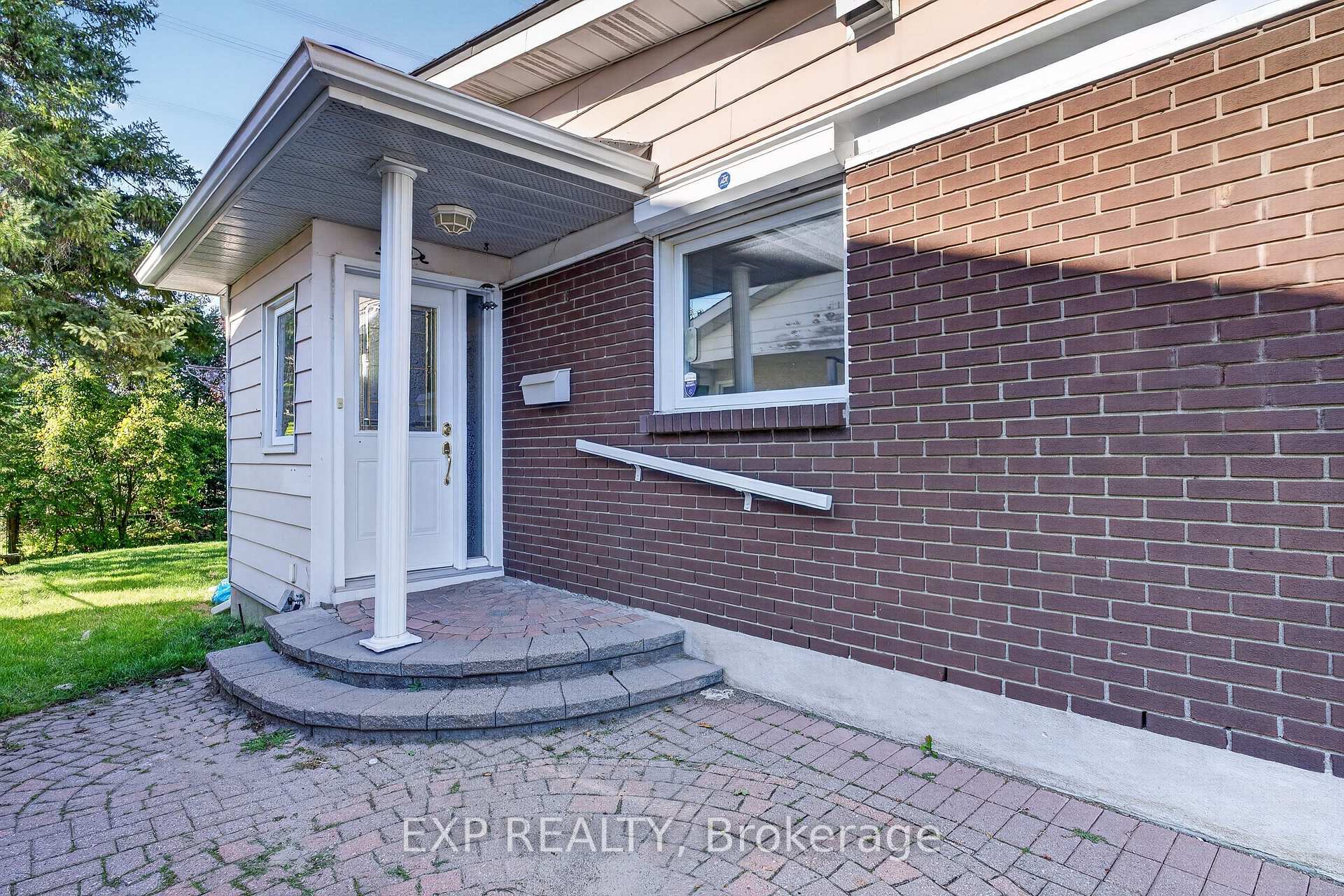 Front of 109 Woodfield Drive N