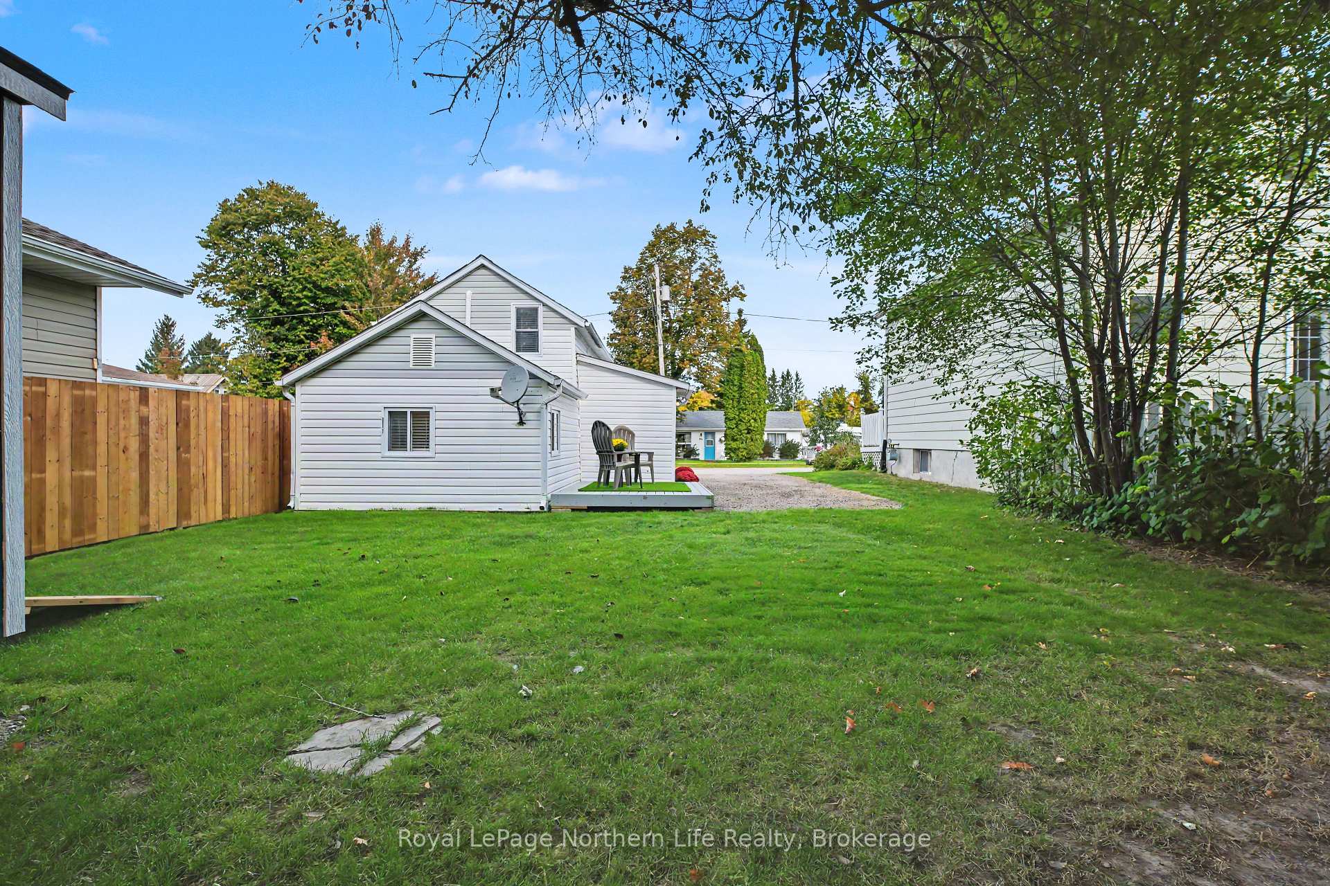 Photo 9 of 83 Memorial Park Drive, Powassan — HOMEH