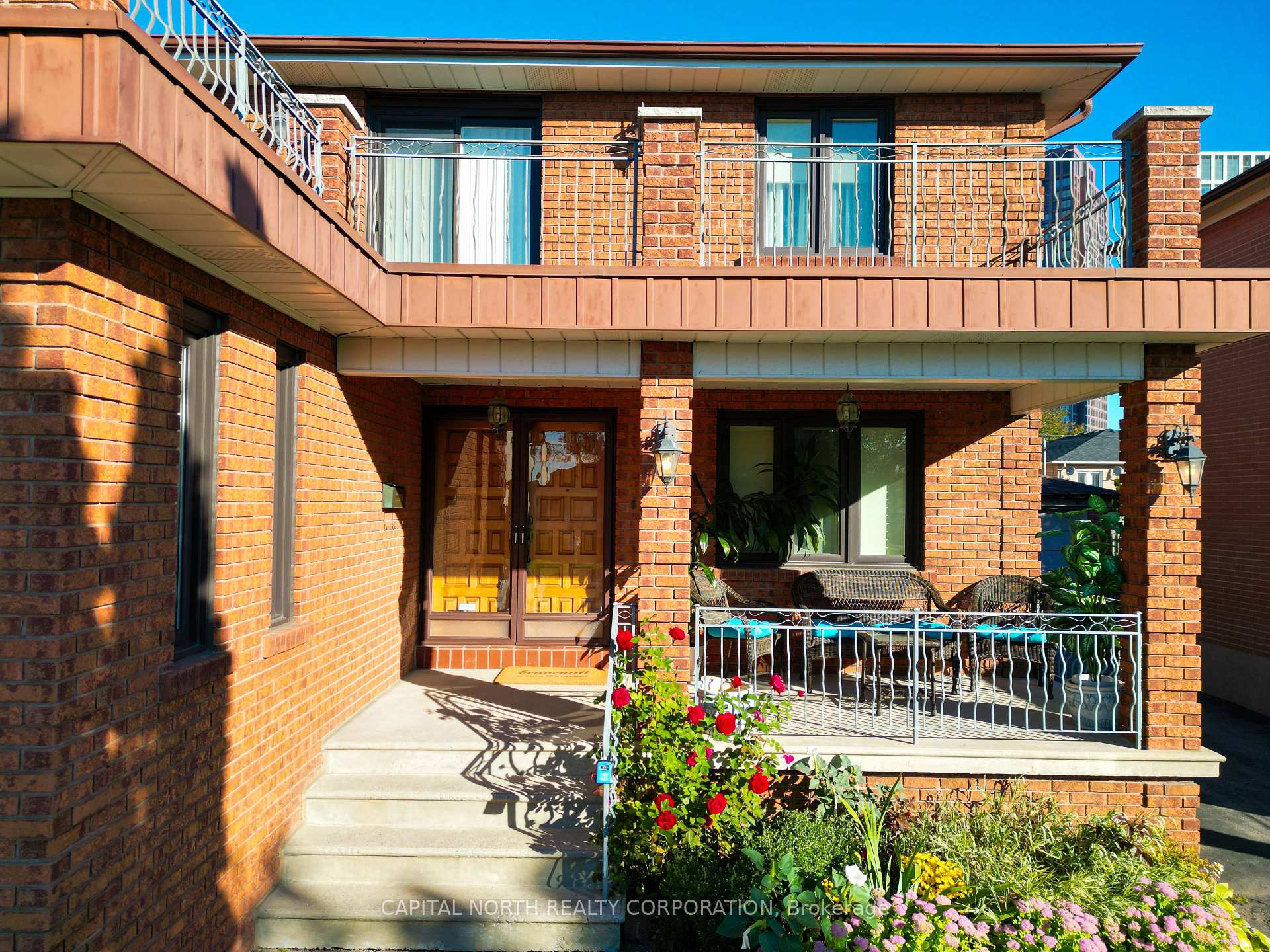 Photo 2 of 30 Cartwright Avenue, North York, Yorkdale-Glen Park — HOMEH