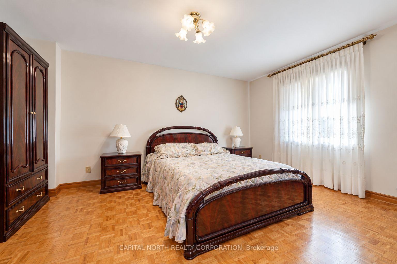 Photo 13 of 30 Cartwright Avenue, North York, Yorkdale-Glen Park — HOMEH