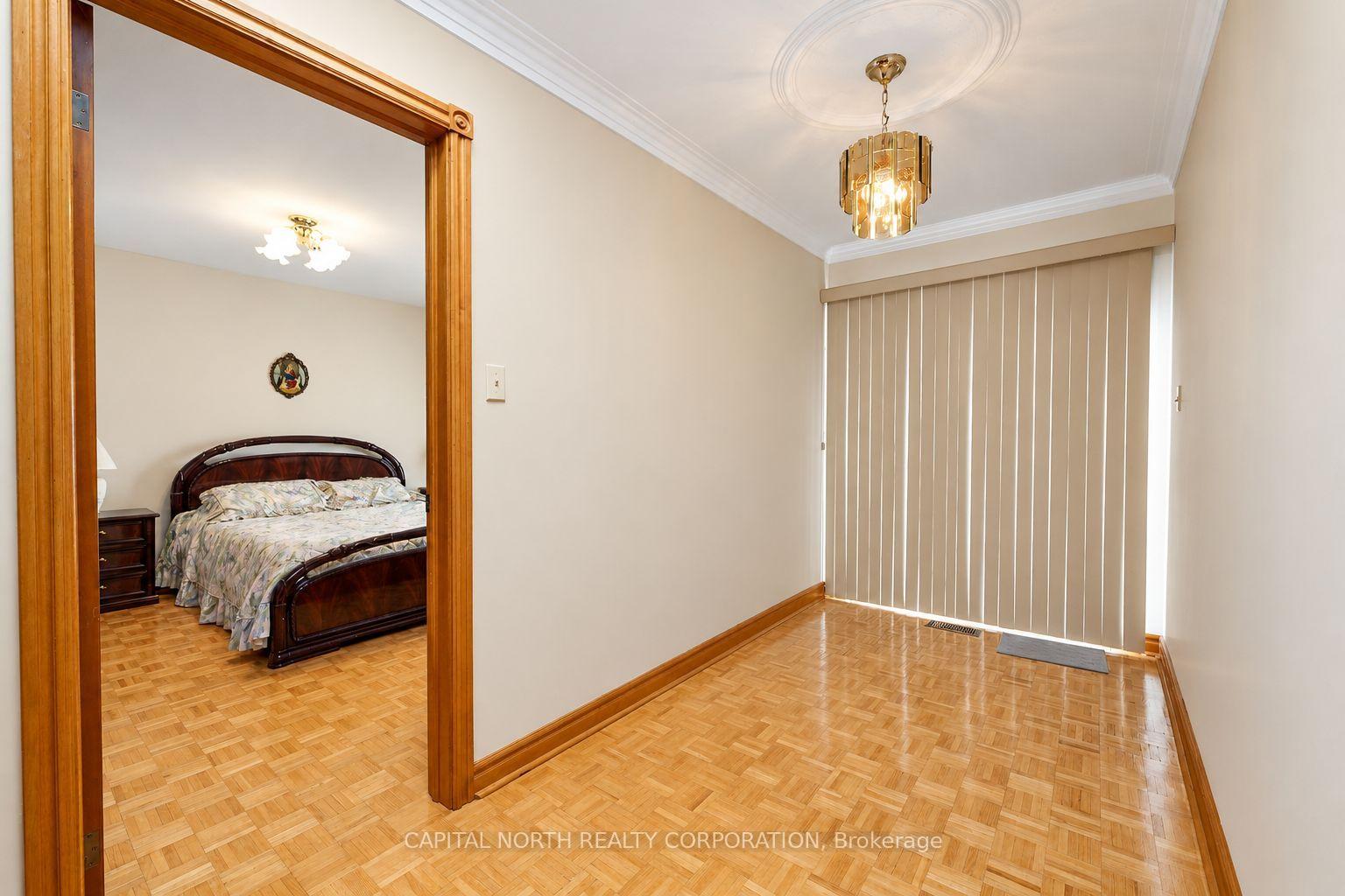 Photo 15 of 30 Cartwright Avenue, North York, Yorkdale-Glen Park — HOMEH