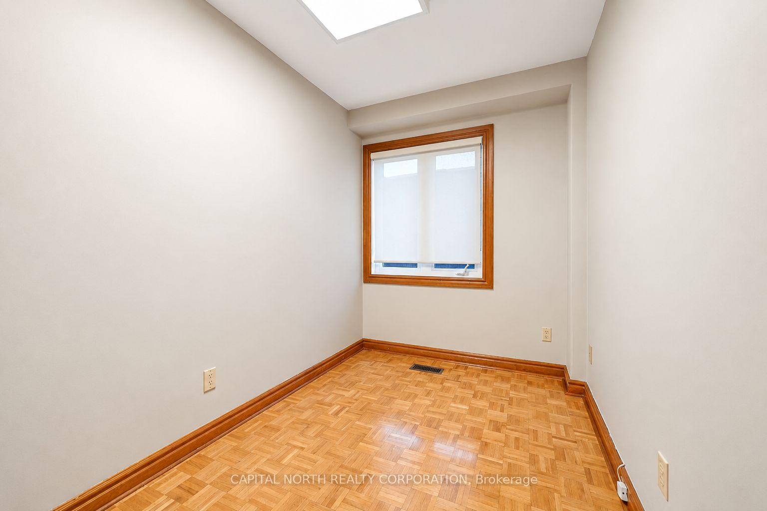Photo 17 of 30 Cartwright Avenue, North York, Yorkdale-Glen Park — HOMEH