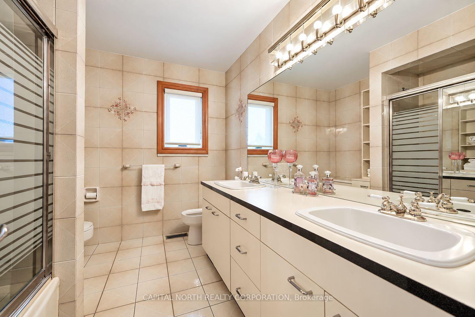Photo 18 of 30 Cartwright Avenue, North York, Yorkdale-Glen Park — HOMEH