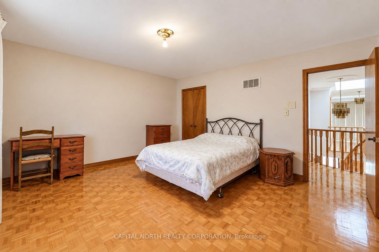 Photo 19 of 30 Cartwright Avenue, North York, Yorkdale-Glen Park — HOMEH