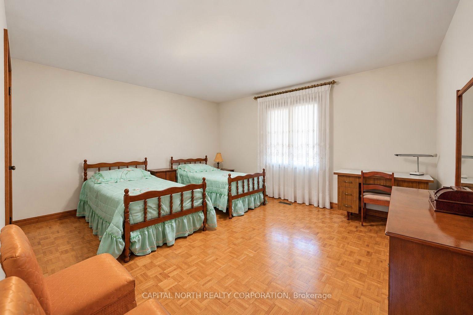 Photo 20 of 30 Cartwright Avenue, North York, Yorkdale-Glen Park — HOMEH