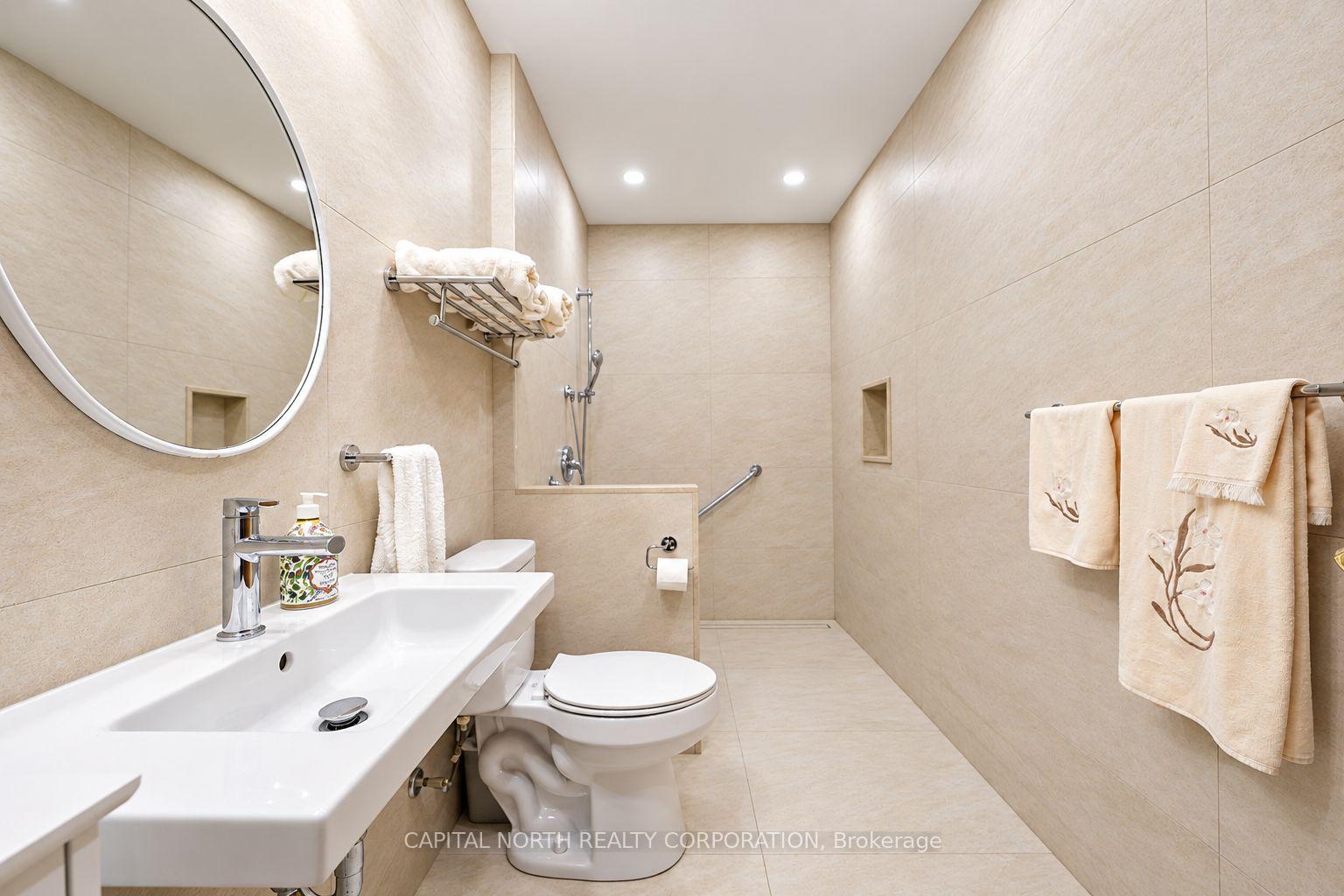 Photo 23 of 30 Cartwright Avenue, North York, Yorkdale-Glen Park — HOMEH
