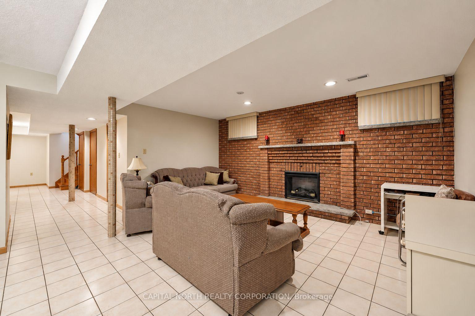 Photo 27 of 30 Cartwright Avenue, North York, Yorkdale-Glen Park — HOMEH