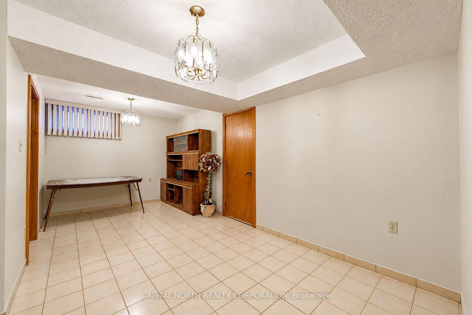 Photo 34 of 30 Cartwright Avenue, North York, Yorkdale-Glen Park — HOMEH