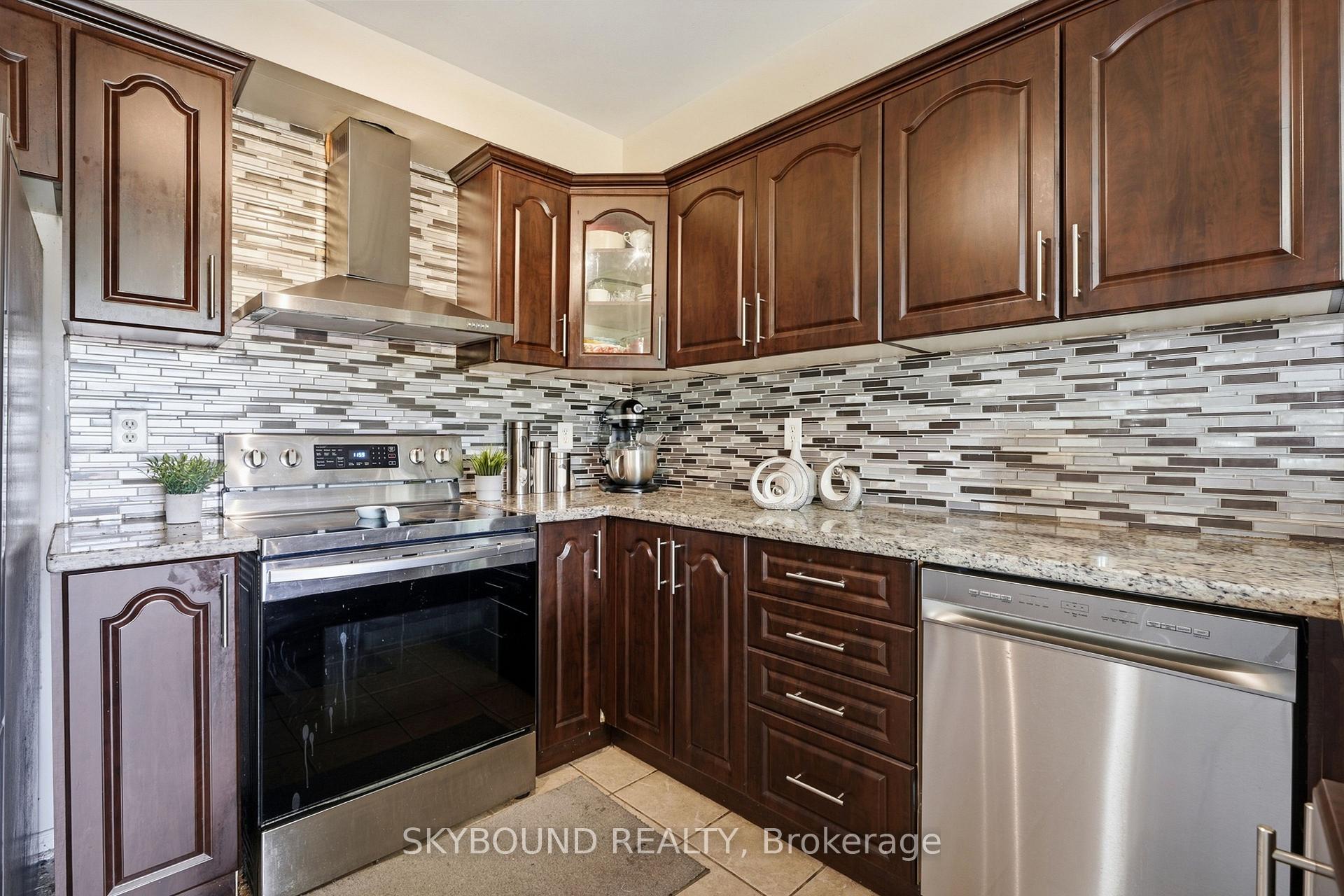 Photo 9 of 7419 Magistrate Terrace, Mississauga, Meadowvale Village — HOMEH