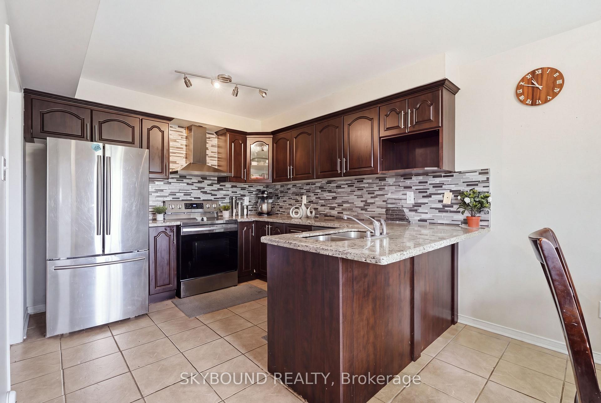 Photo 11 of 7419 Magistrate Terrace, Mississauga, Meadowvale Village — HOMEH