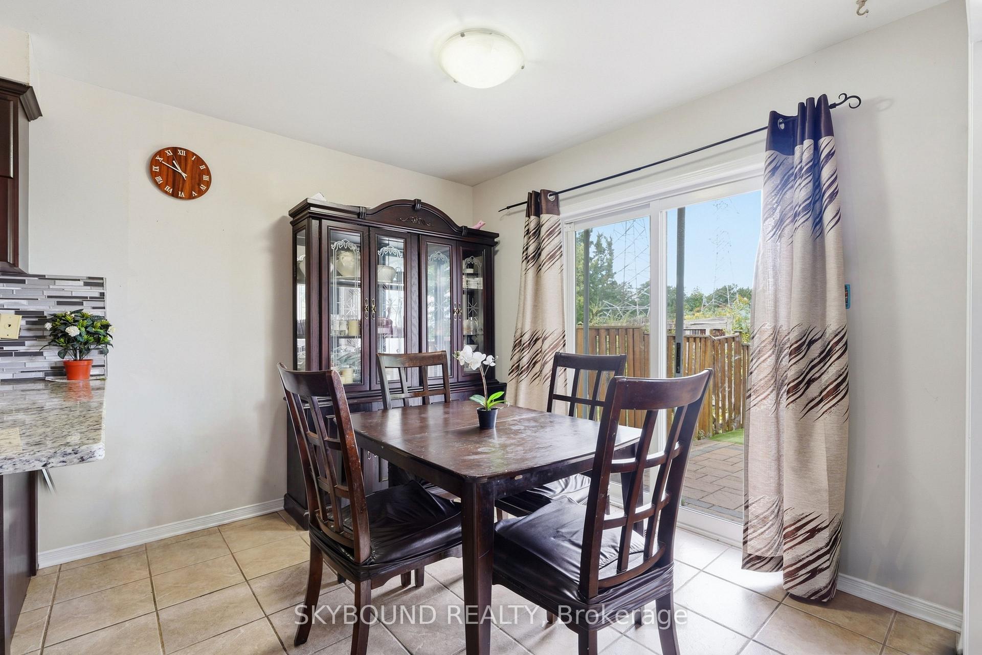 Photo 12 of 7419 Magistrate Terrace, Mississauga, Meadowvale Village — HOMEH