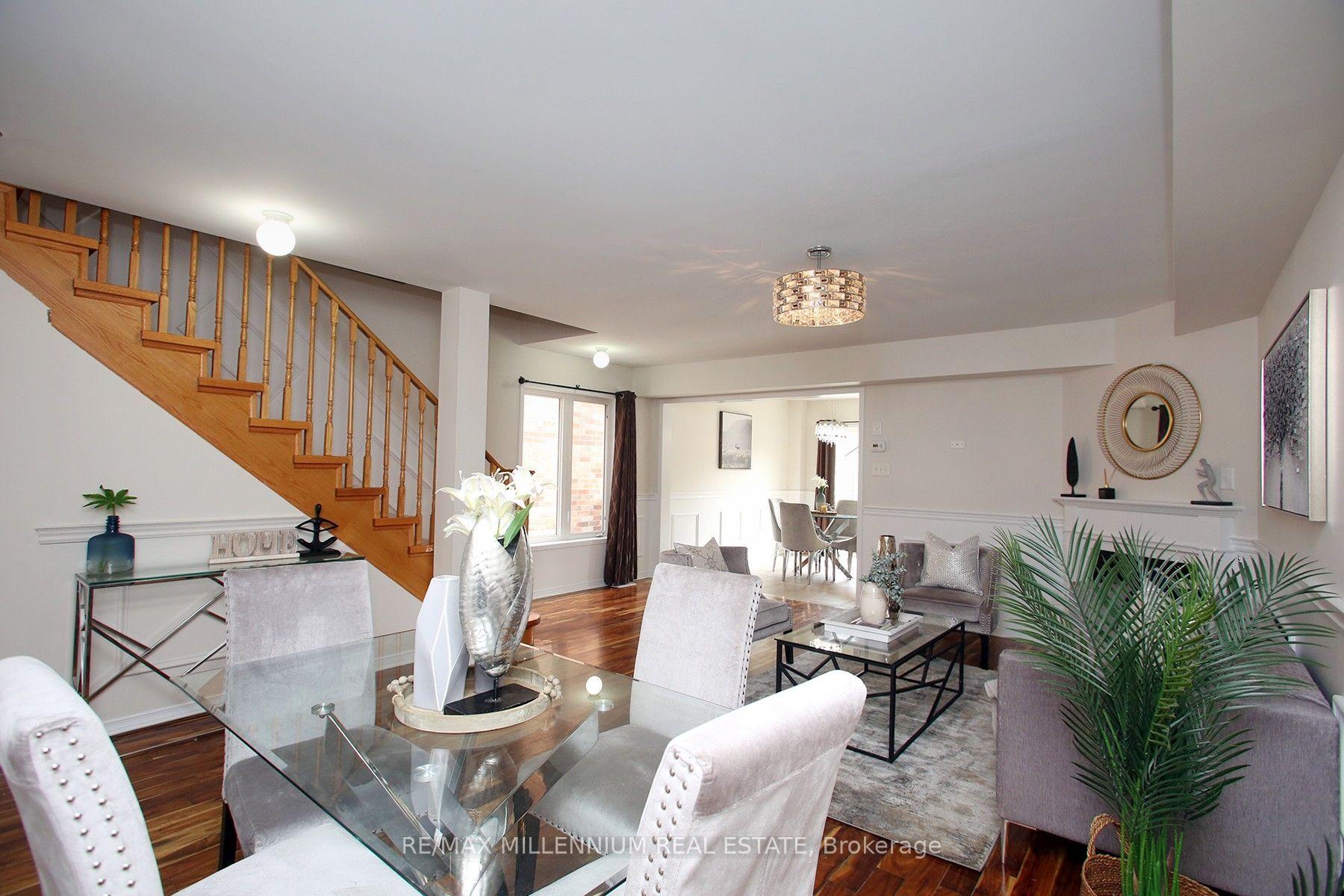 Photo 3 of 19 Tanasi Road, Brampton, Credit Valley — HOMEH