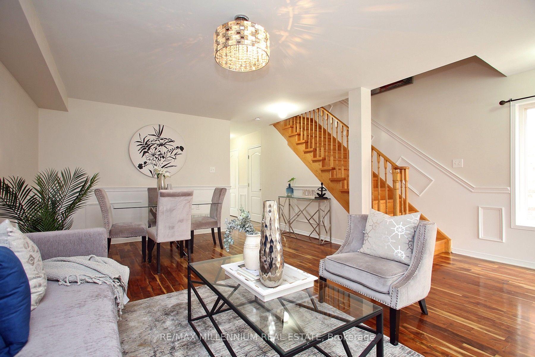 Photo 4 of 19 Tanasi Road, Brampton, Credit Valley — HOMEH