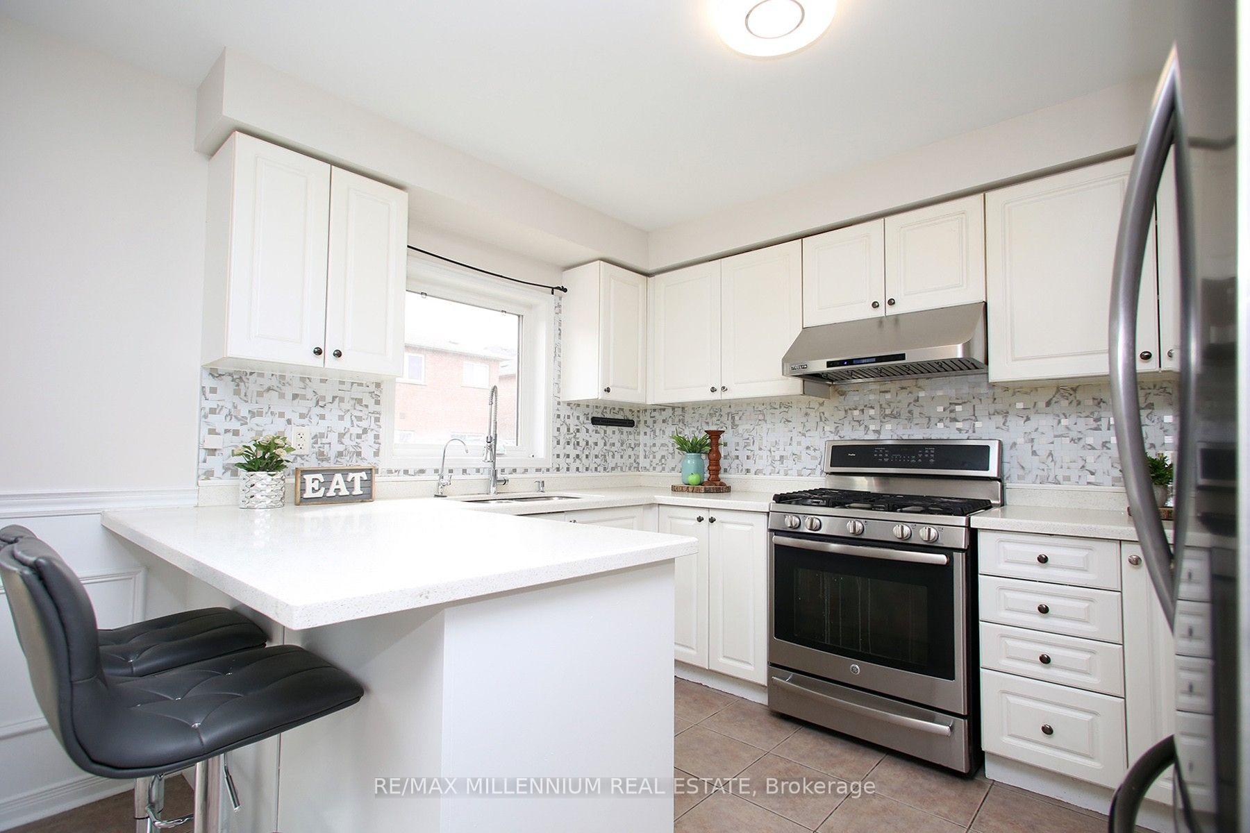Photo 10 of 19 Tanasi Road, Brampton, Credit Valley — HOMEH