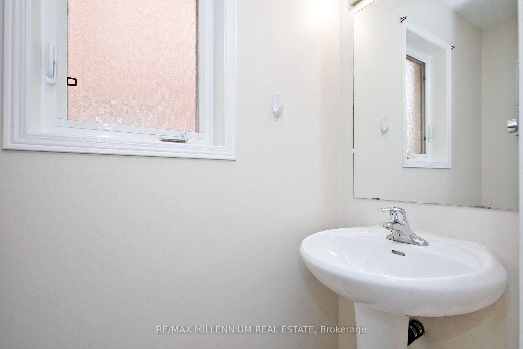 Photo 13 of 19 Tanasi Road, Brampton, Credit Valley — HOMEH