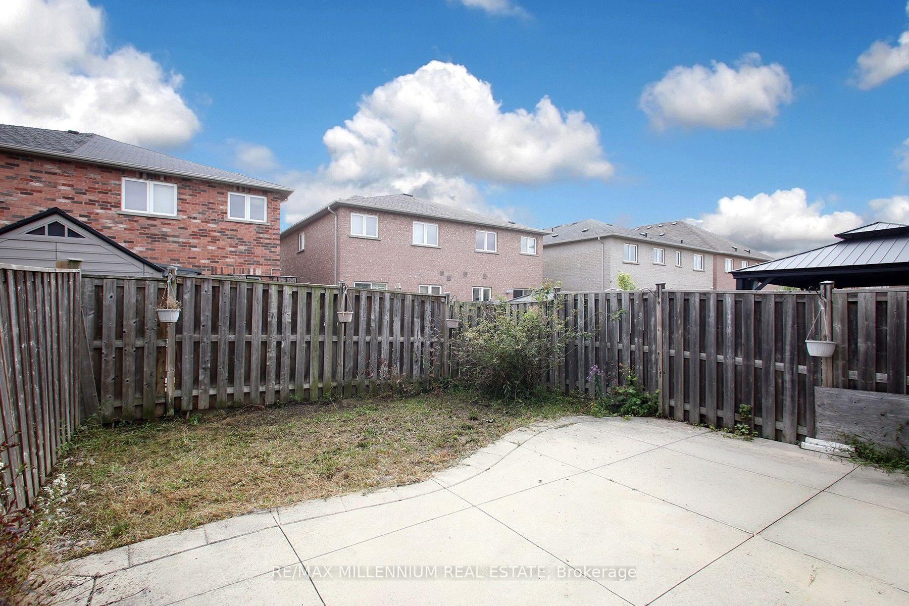 Photo 29 of 19 Tanasi Road, Brampton, Credit Valley — HOMEH