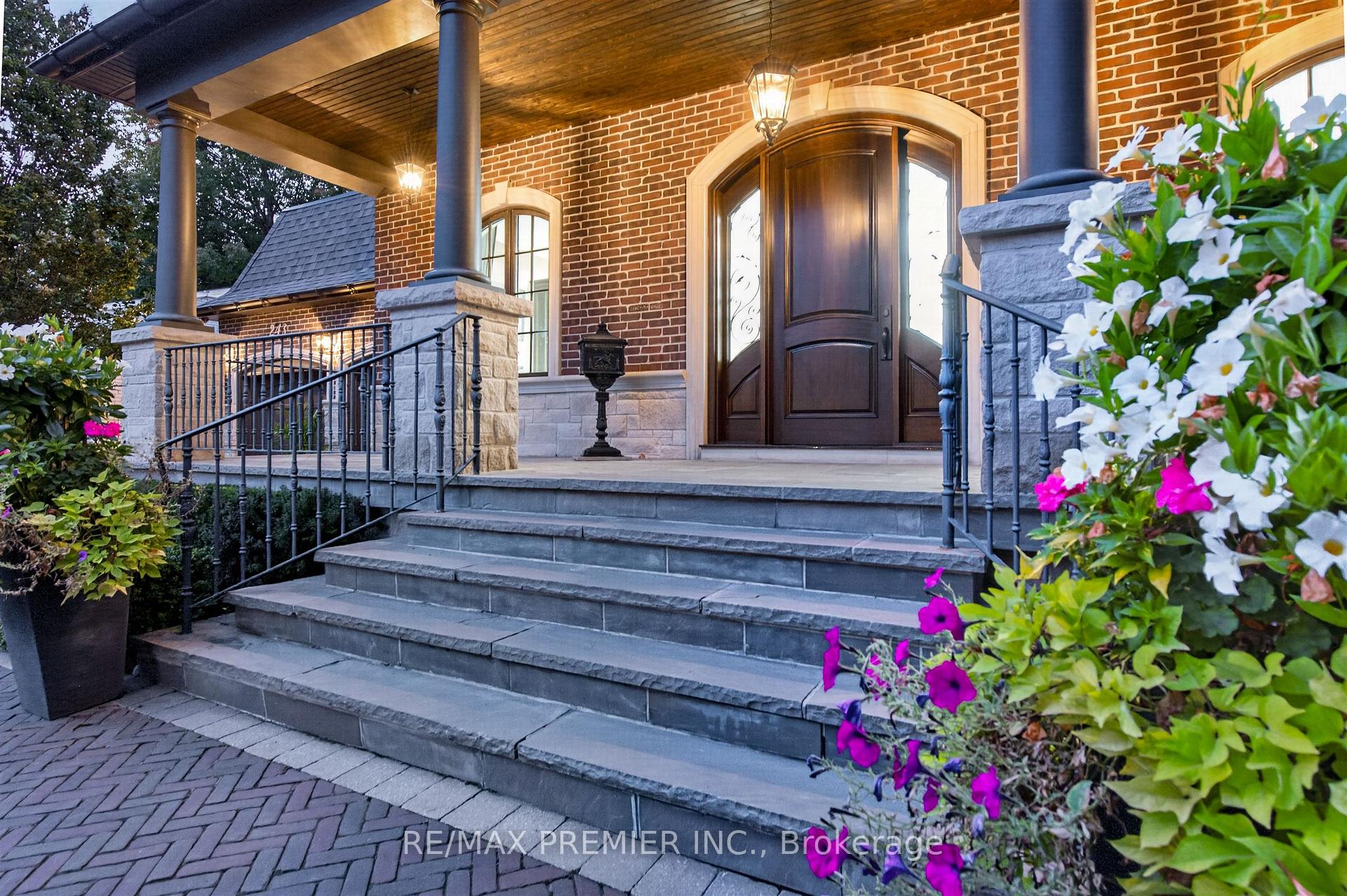 Photo 3 of 243 Rumble Avenue, Richmond Hill, Mill Pond — HOMEH