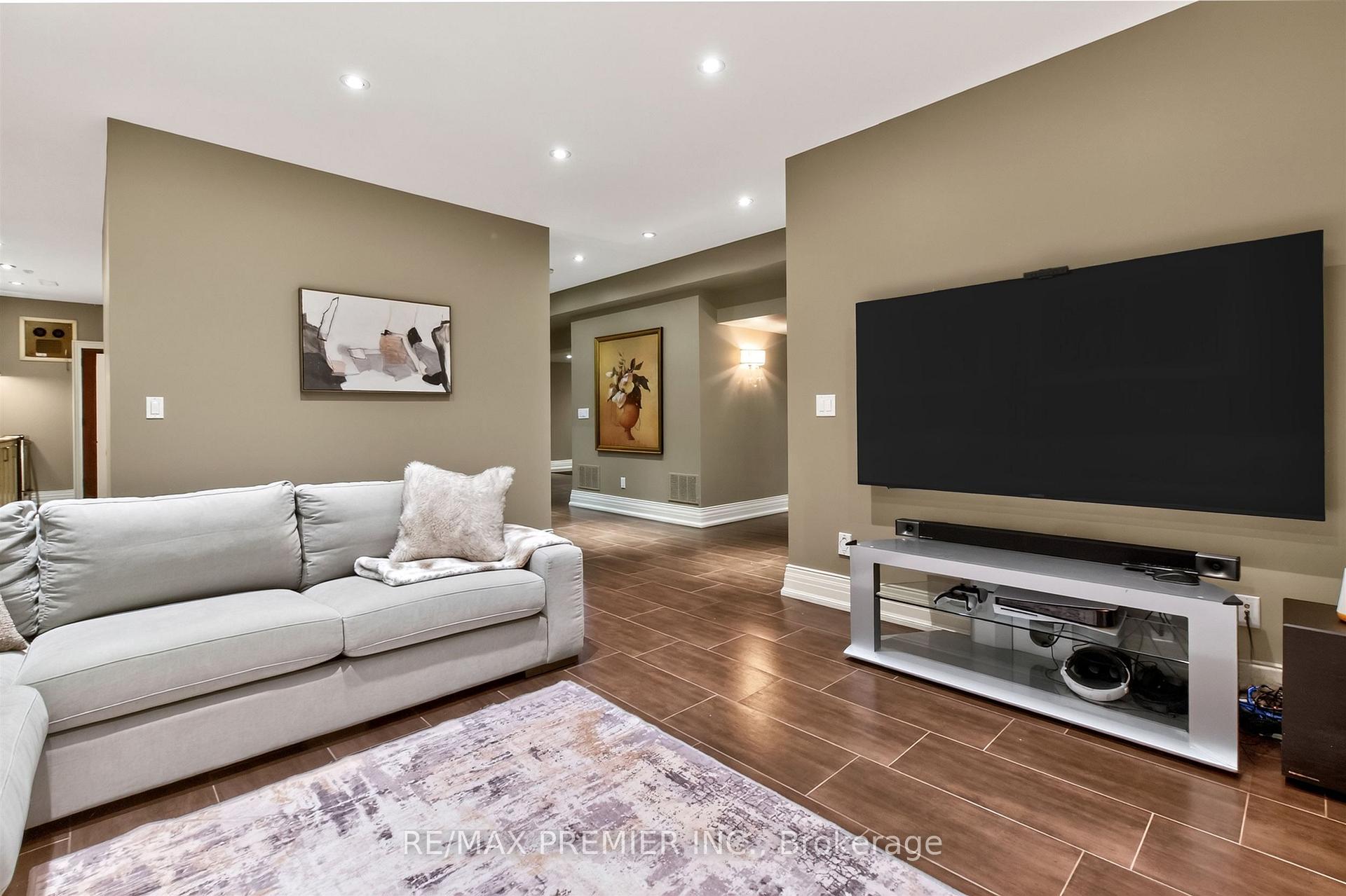 Photo 22 of 243 Rumble Avenue, Richmond Hill, Mill Pond — HOMEH