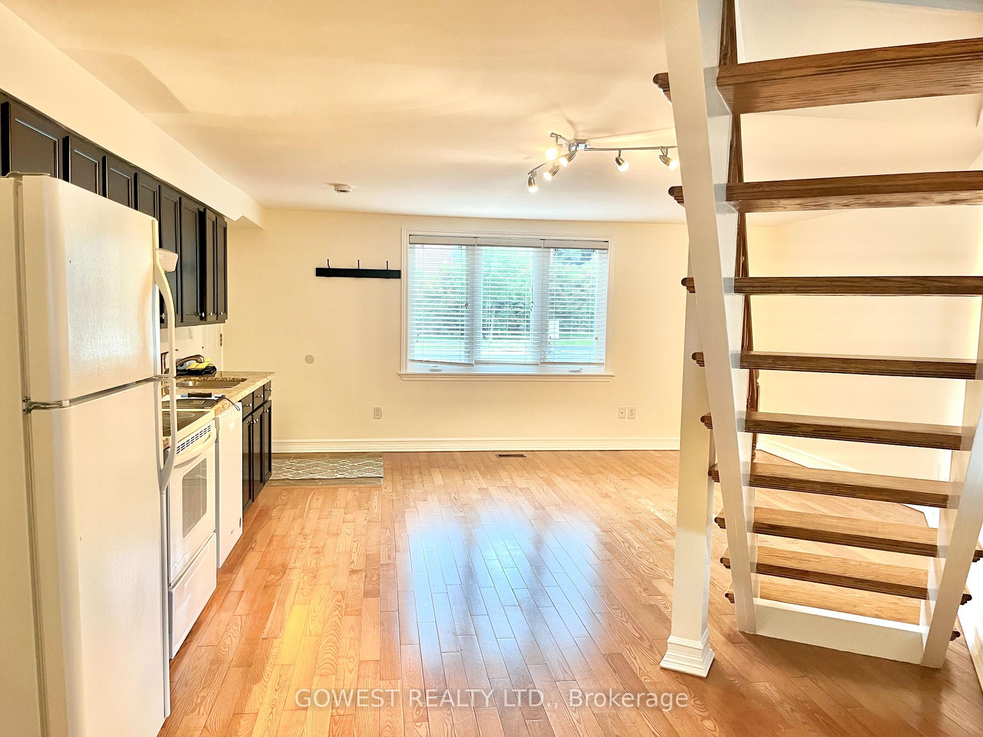 Photo 6 of Unit 2, 18 Varsity Road, Toronto, Lambton Baby Point — HOMEH