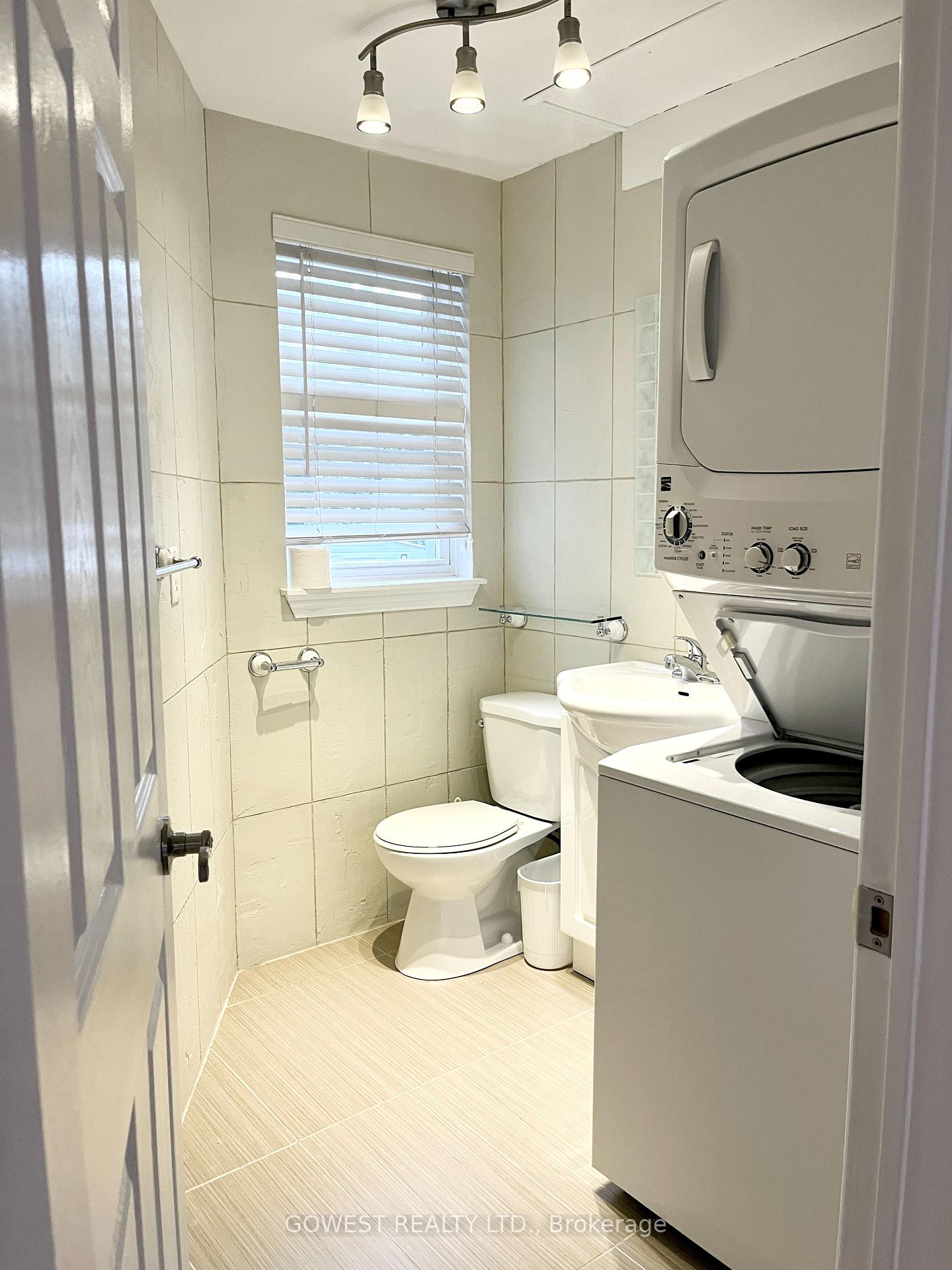 Photo 7 of Unit 2, 18 Varsity Road, Toronto, Lambton Baby Point — HOMEH