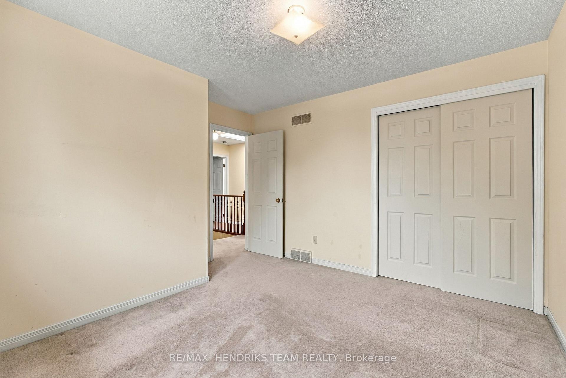 Photo 30 of 17 Farmington Drive, St. Catharines, Grapeview — HOMEH