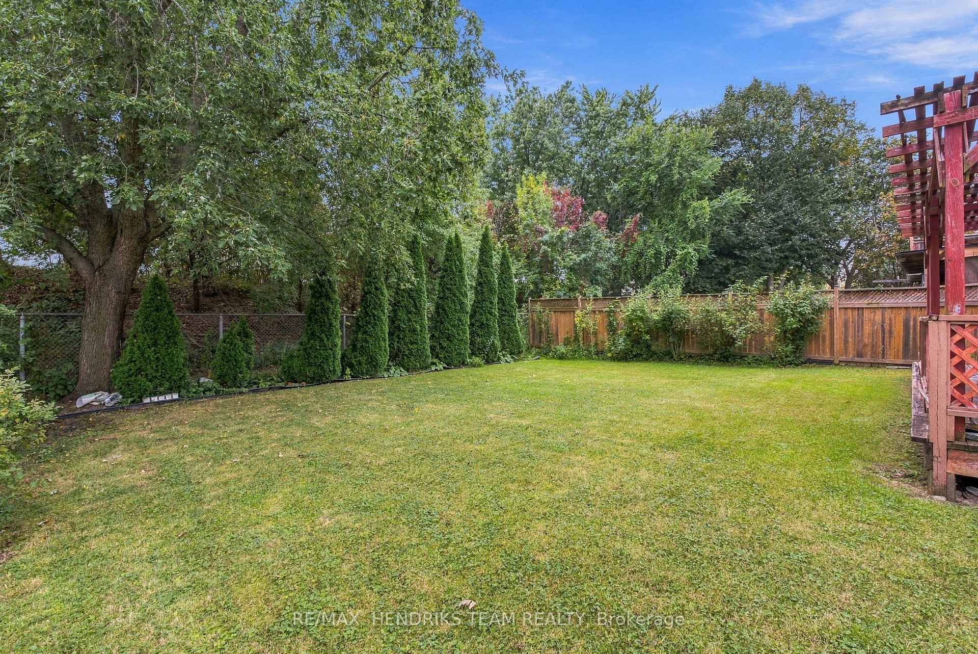 Photo 34 of 17 Farmington Drive, St. Catharines, Grapeview — HOMEH