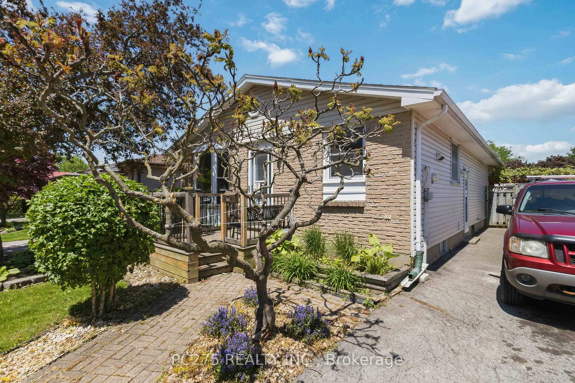 Photo 3 of 82 Muriel Crescent, London, South X — HOMEH