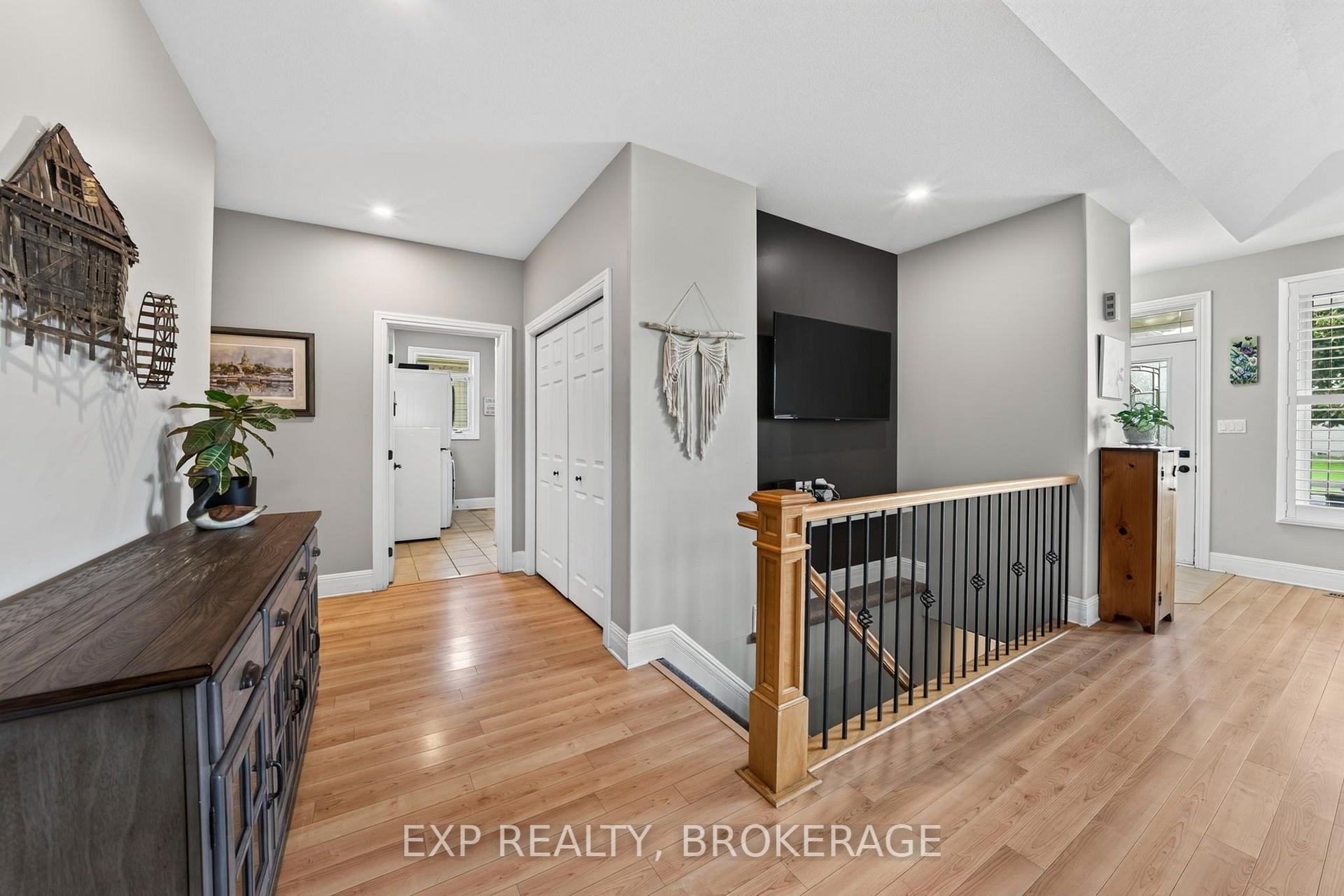 Photo 10 of 411 Abbot Street, Kingston, City Northwest — HOMEH