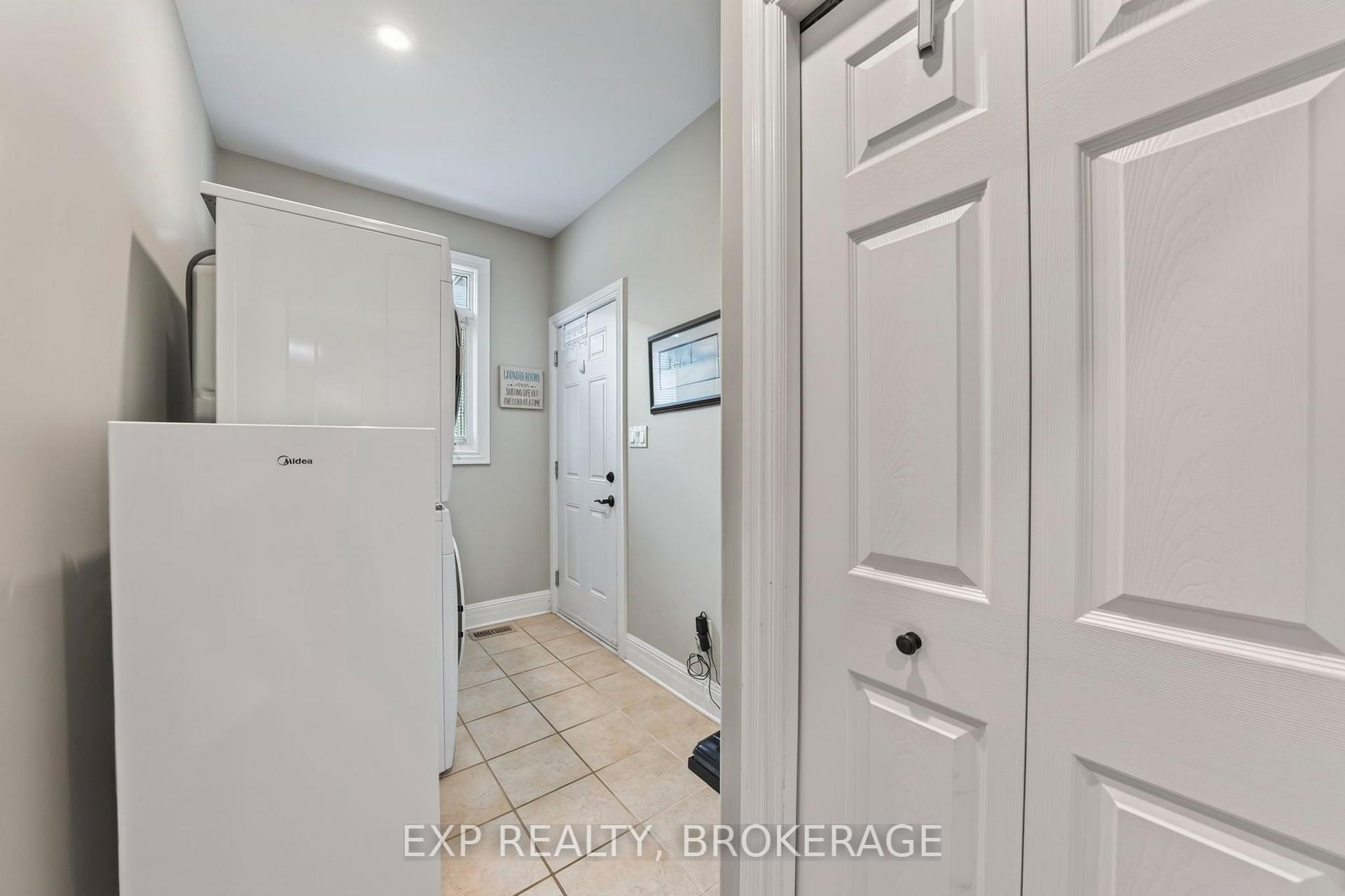 Photo 11 of 411 Abbot Street, Kingston, City Northwest — HOMEH