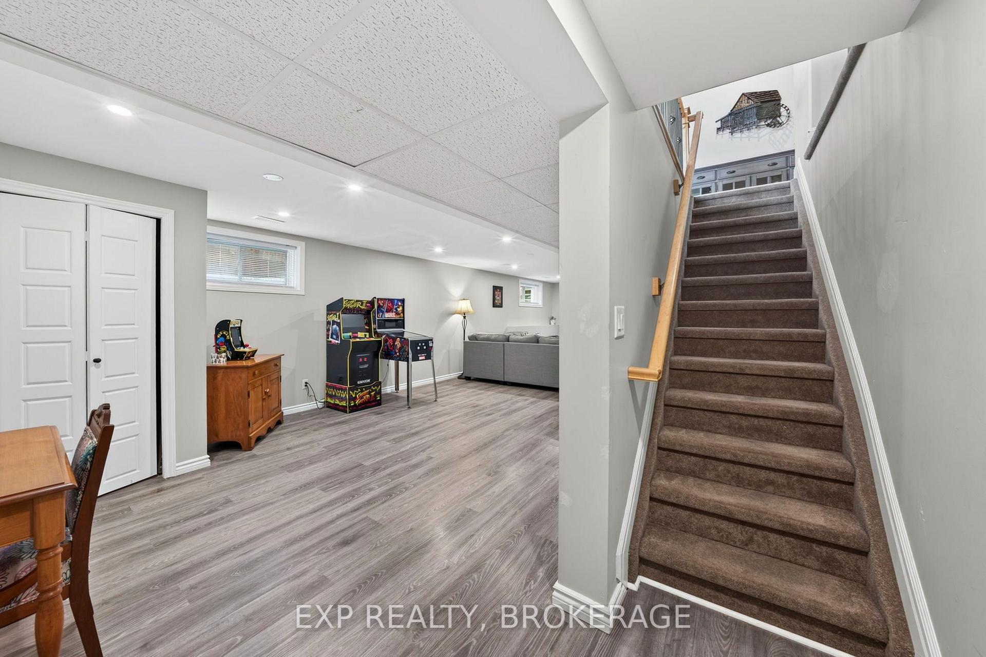 Photo 21 of 411 Abbot Street, Kingston, City Northwest — HOMEH